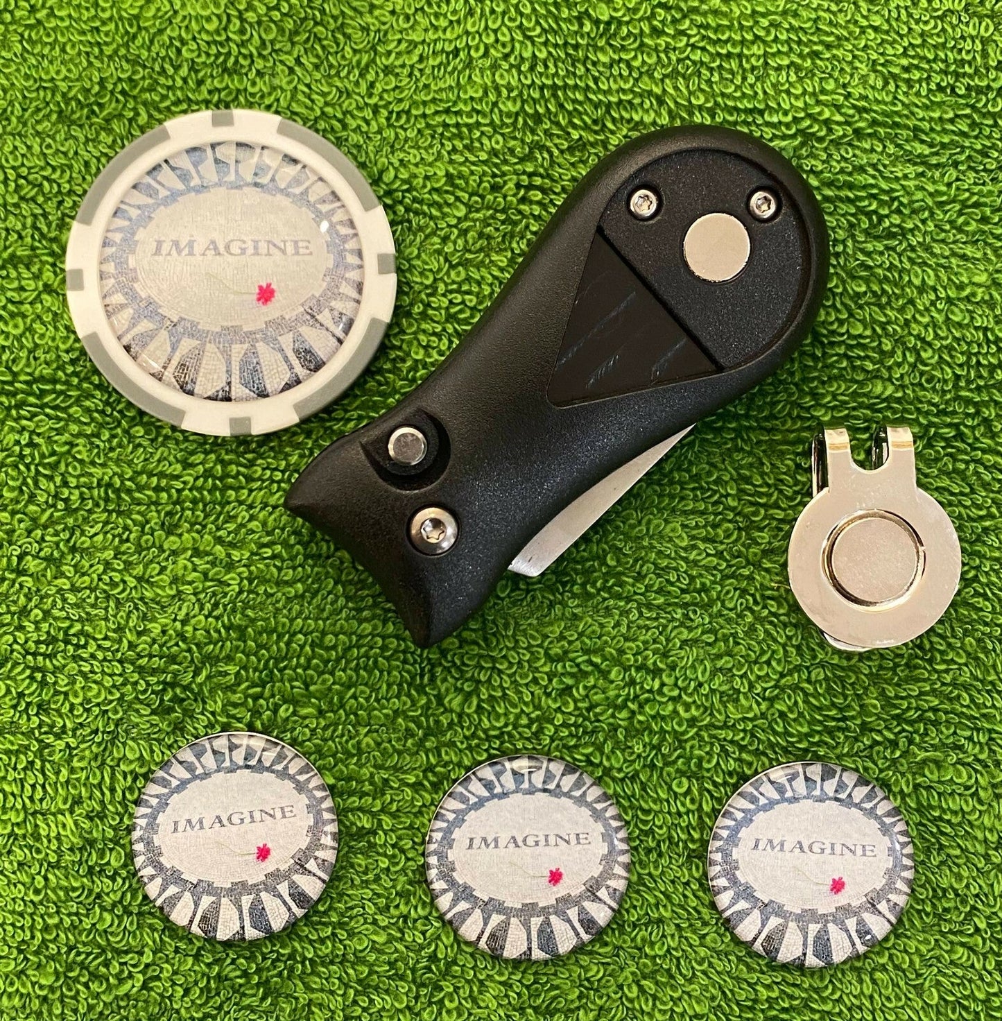 Imagine - Beatles Pitchfork Magnetic Hat Clip With 3 25mm Markers and poker chip