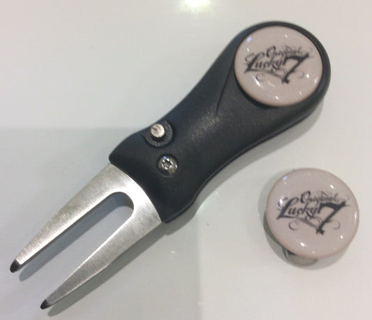 Golf Pitchfork Magnetic Hat Clip With 2 Lucky 7 Markers