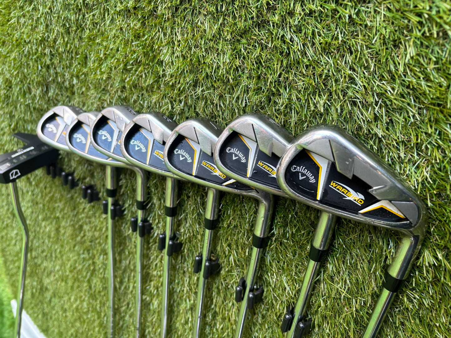 Callaway Irons, Wilson D9 Driver, Callaway Paradym X 3 Wood, Callaway X Hybrid, Wilson Infinite Putter & OUUL Premium Stand Bag