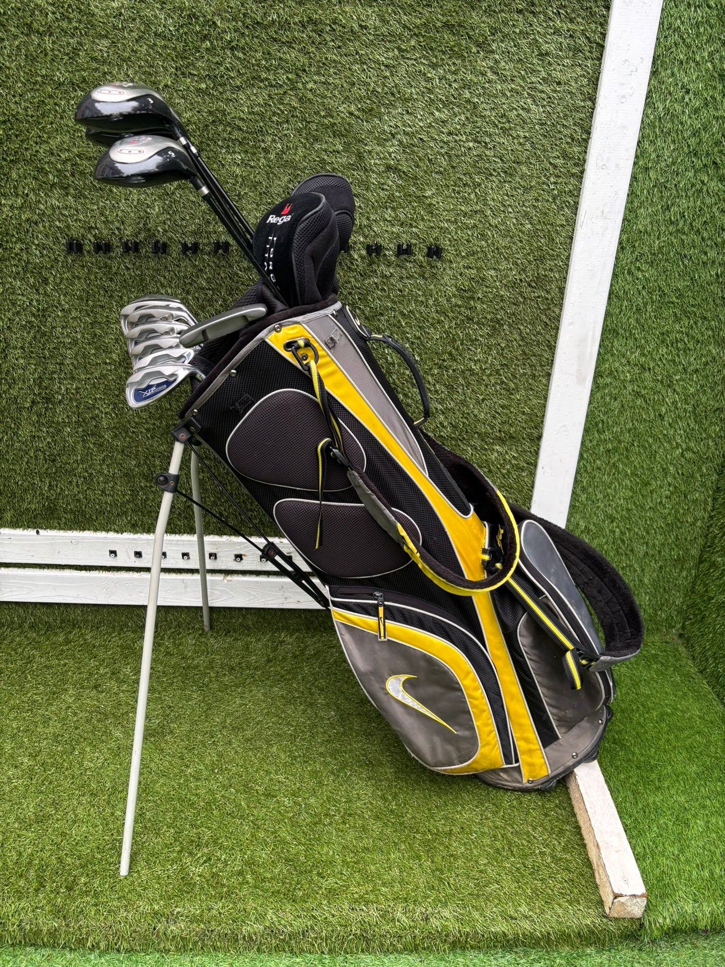 Regal Z4 Titanium Woods + XTP Irons + Nike Stand Bag – 11-Club Golf Set