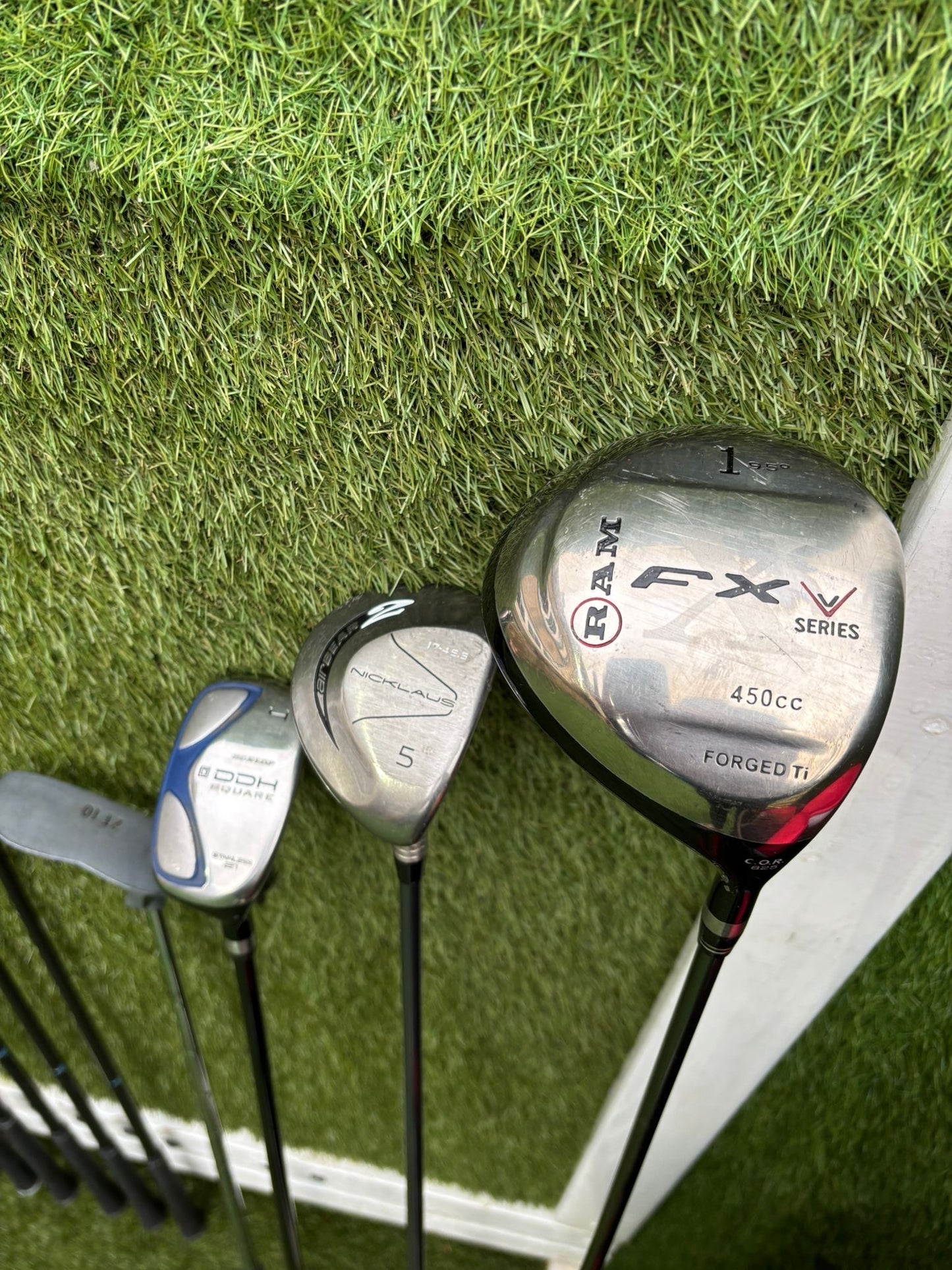 John Letters Trilogy T5 Graphite Iron Set + Woods & Motocaddy Bag