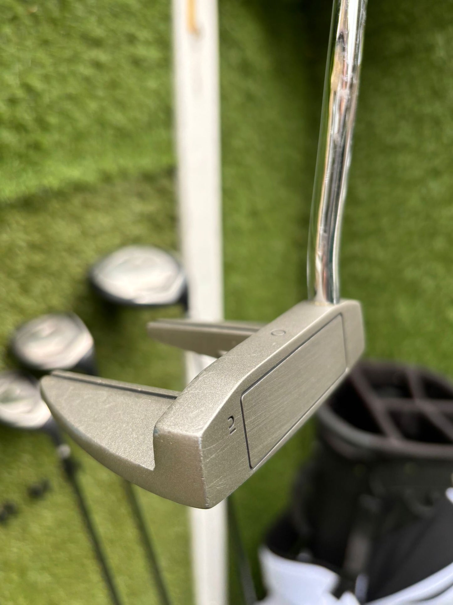 Inesis 100 Golf Set with Matching Woods, Cleveland 56° Wedge & Inesis Light Stand Bag