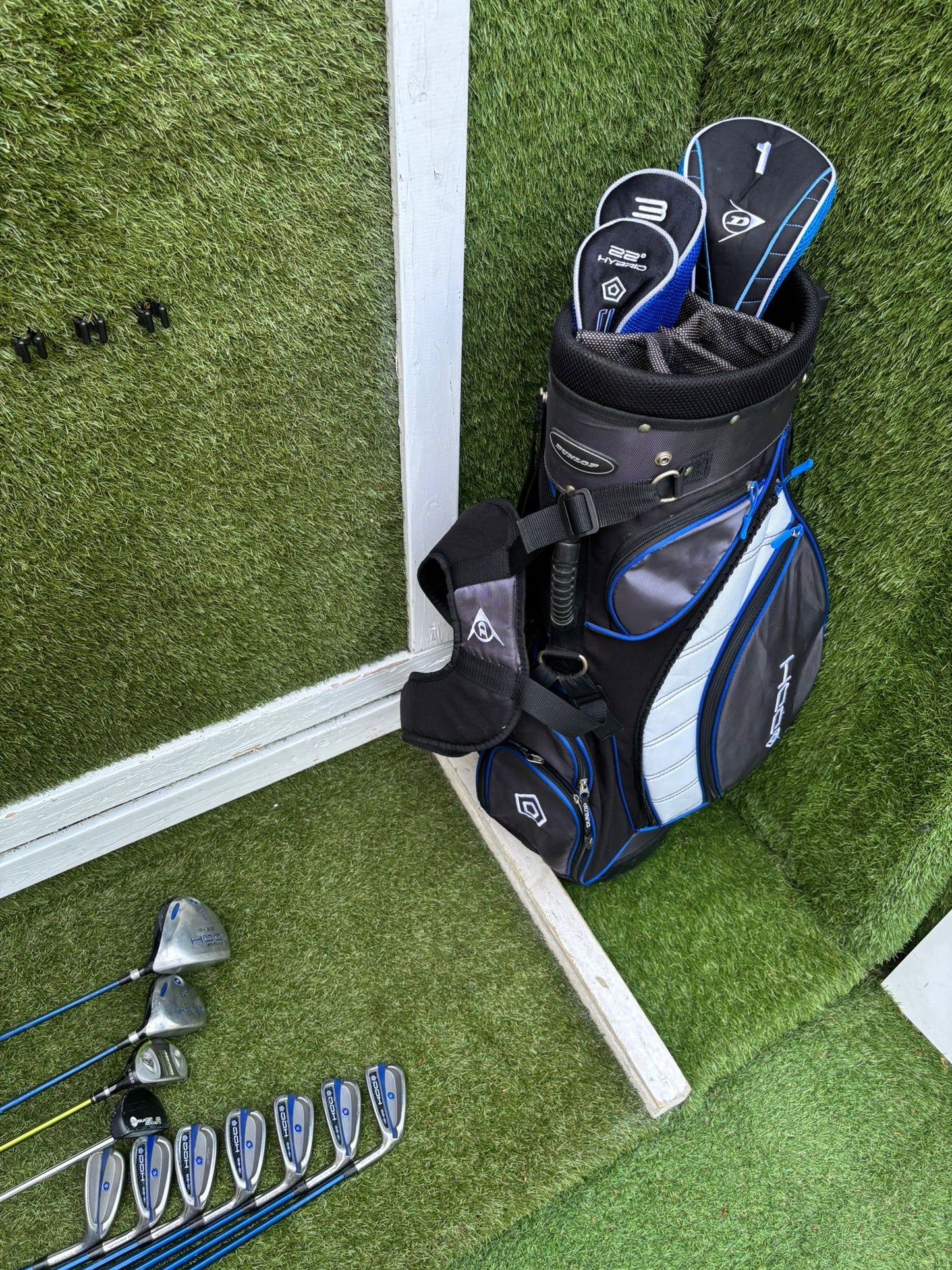 Dunlop DDH SB-21 Golf Set with Benross Hybrid & Stand Bag - Free DPD Delivery