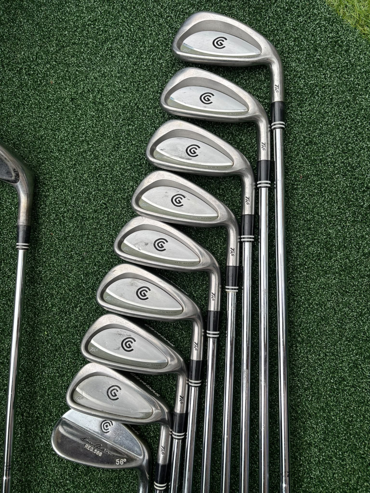 Cleveland Complete Golf Set – TA6 3–PW Irons, Ti460 Driver, Steel 15° Wood, HALO Hybrid & Cart Bag