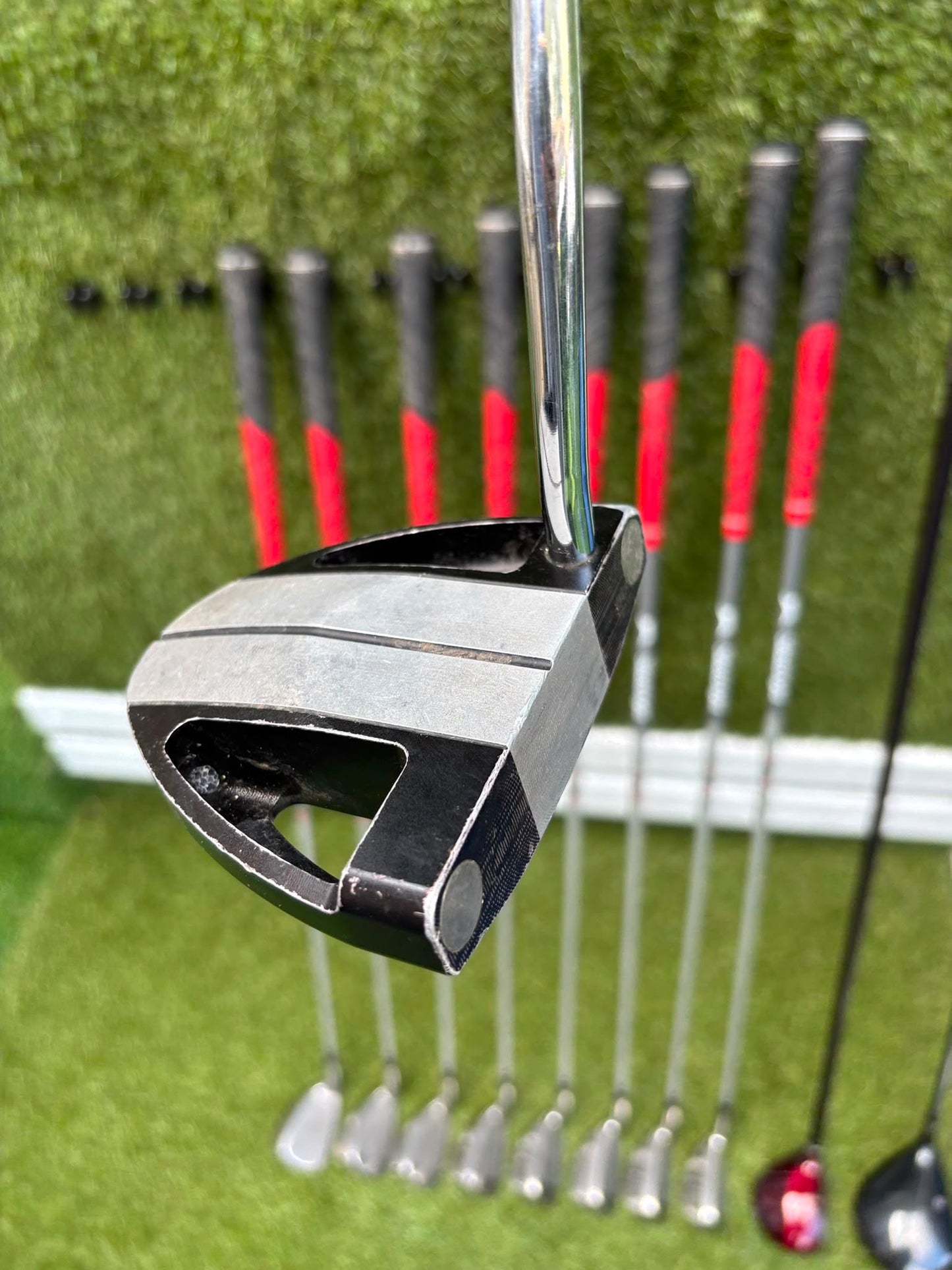 Slazenger Iron-Woods, Nike Driver, Wilson Fairway Wood, Voodoo Daddy Putter & Stand Bag