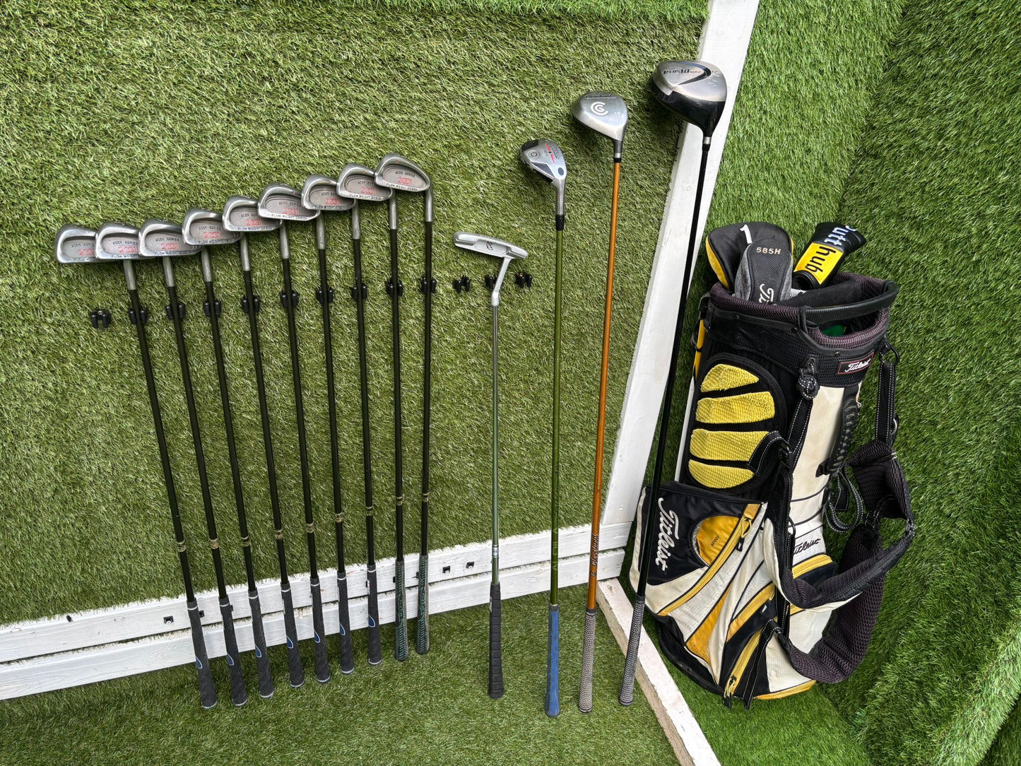 Complete Golf Set with Titleist Stand Bag – 13 Clubs