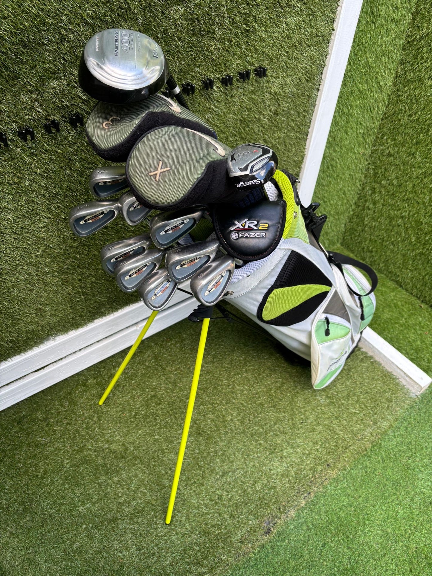 Grand Hawk Professional V16 Complete Golf Set - Free P&P