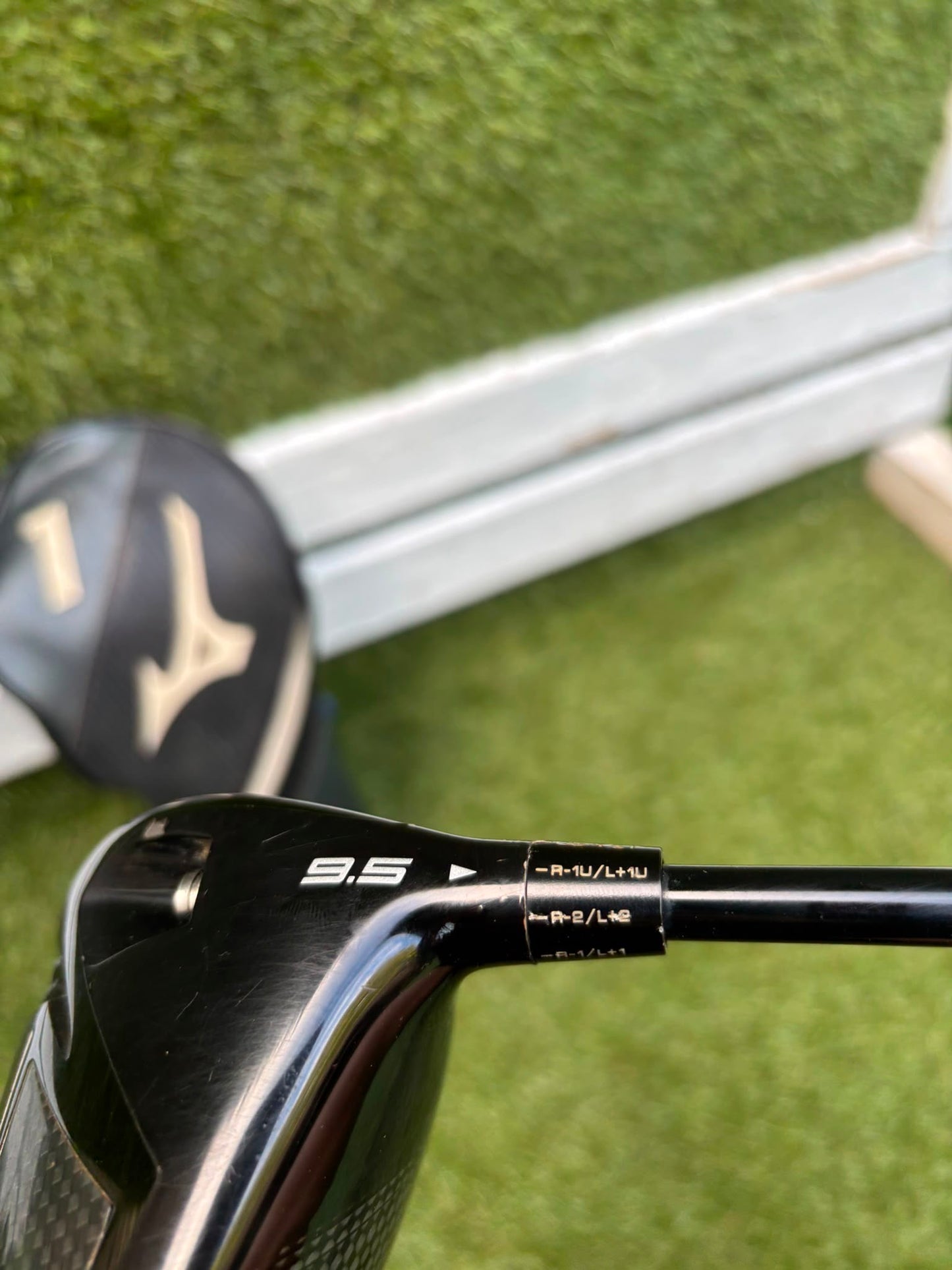 Mizuno ST-Z 220 Adjustable Driver 9.5° Mitsubishi Kai’li 60R Shaft Headcover Included