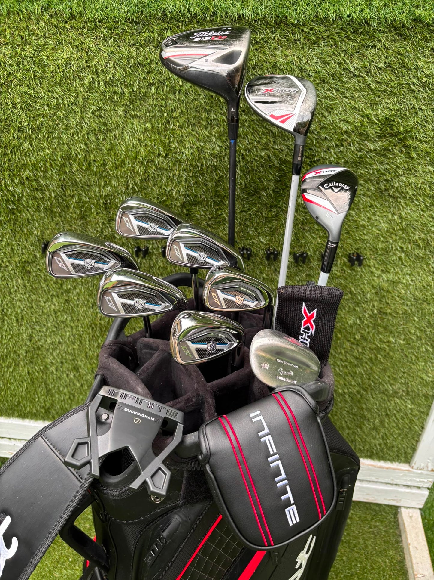 New Wilson Staff D7 Irons, Titleist Driver, Callaway Wood & Hybrid, New Wilson Infinite Putter Titleist Waterproof Cart Bag