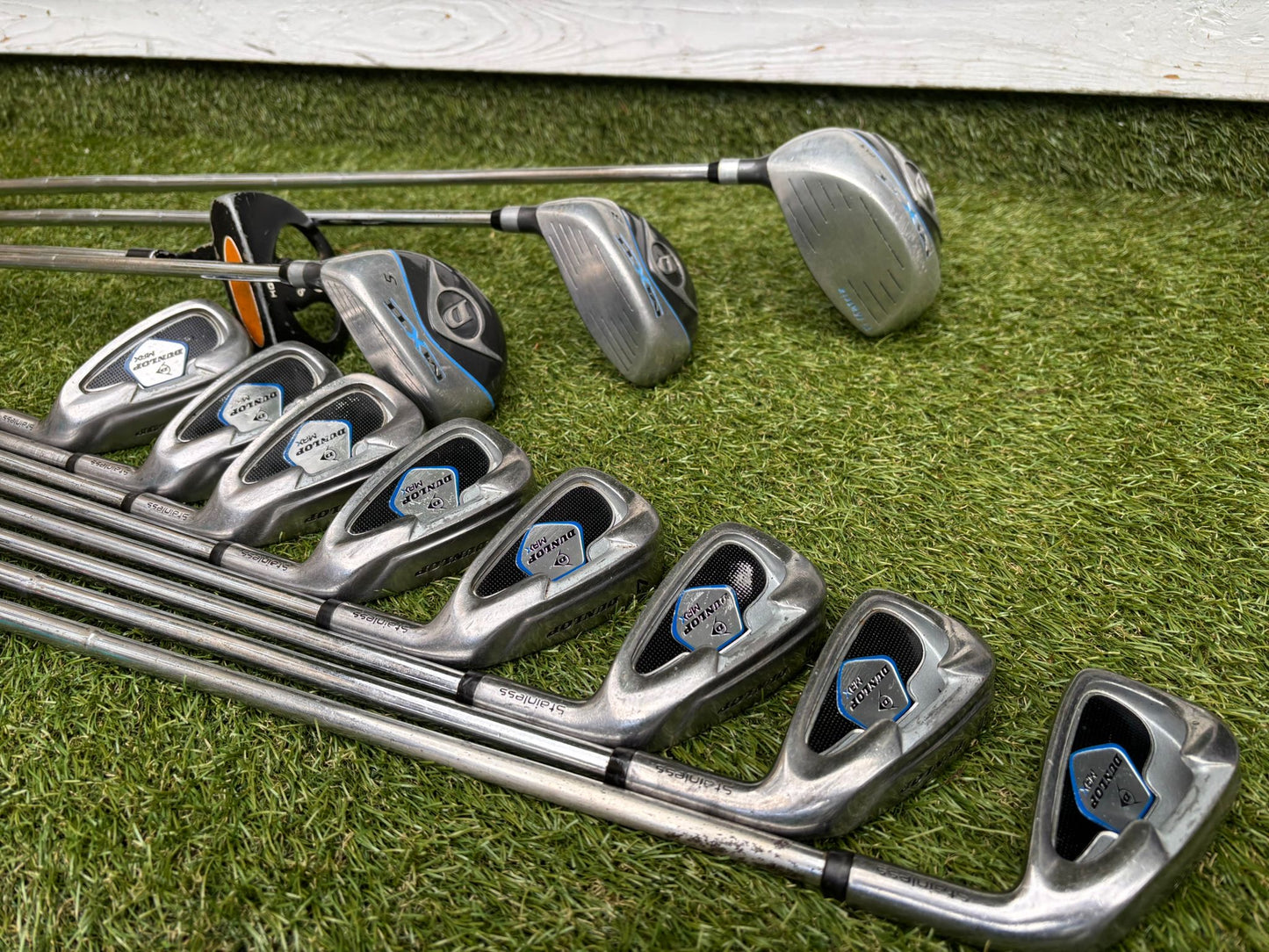 Dunlop MPX Golf Set with Matching MX II Woods, Confidence HC7 Putter & Dunlop Stand Bag