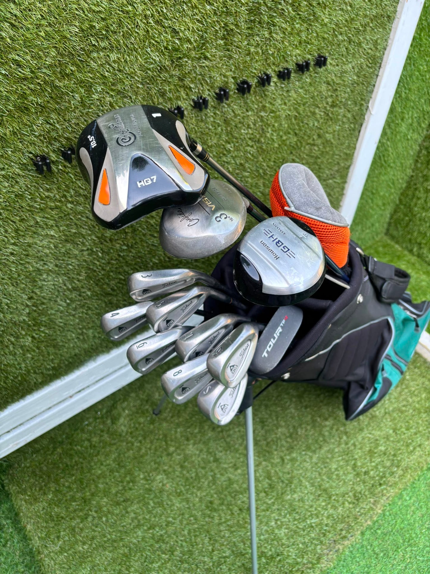 Titleist DCI Irons, Titleist DCI Sand Wedge, Confidence Woods & Inesis Stand Bag