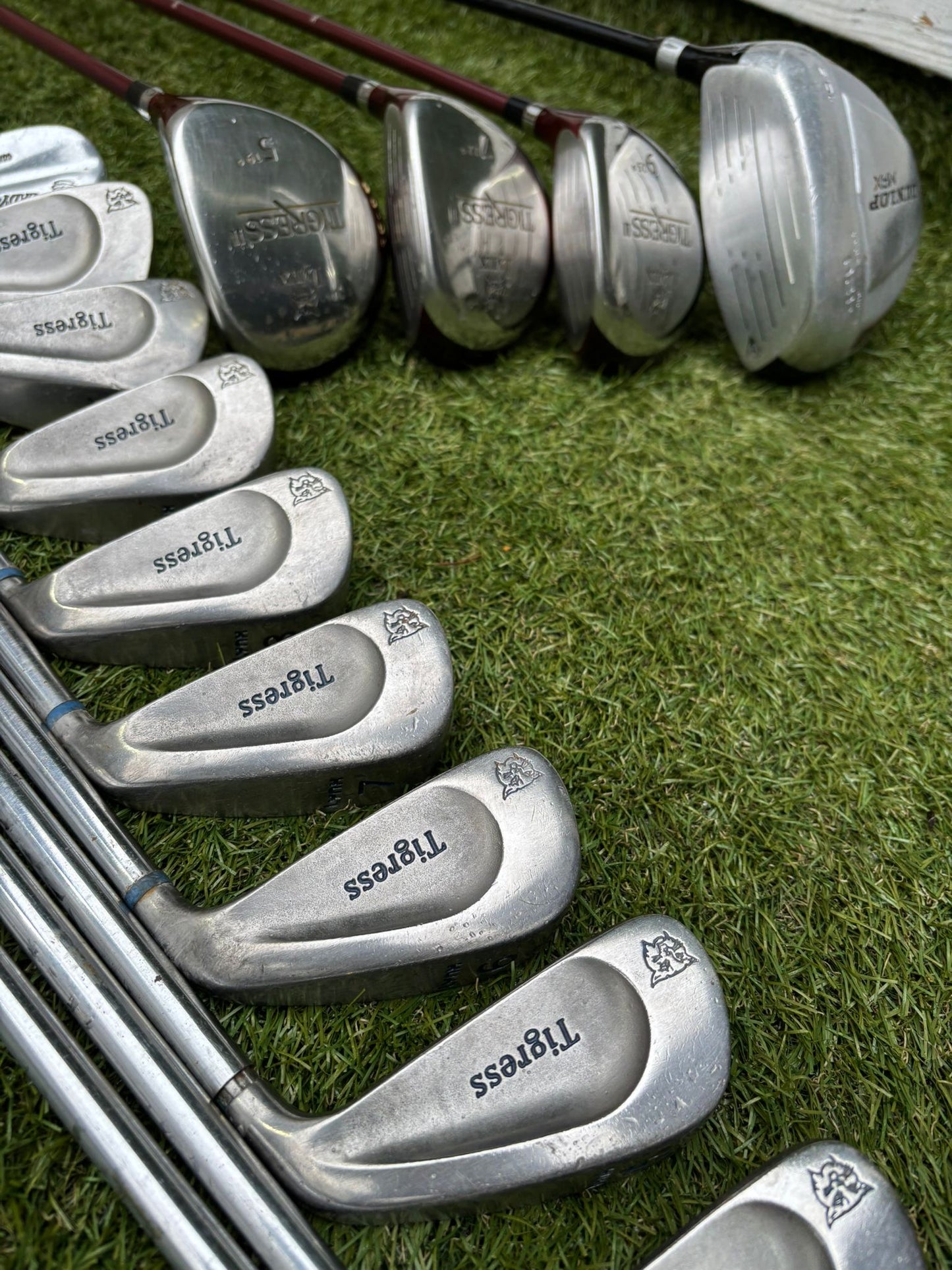 Lynx Tigress Ladies 14-Club Graphite Set + PING Cart Bag
Free P&P