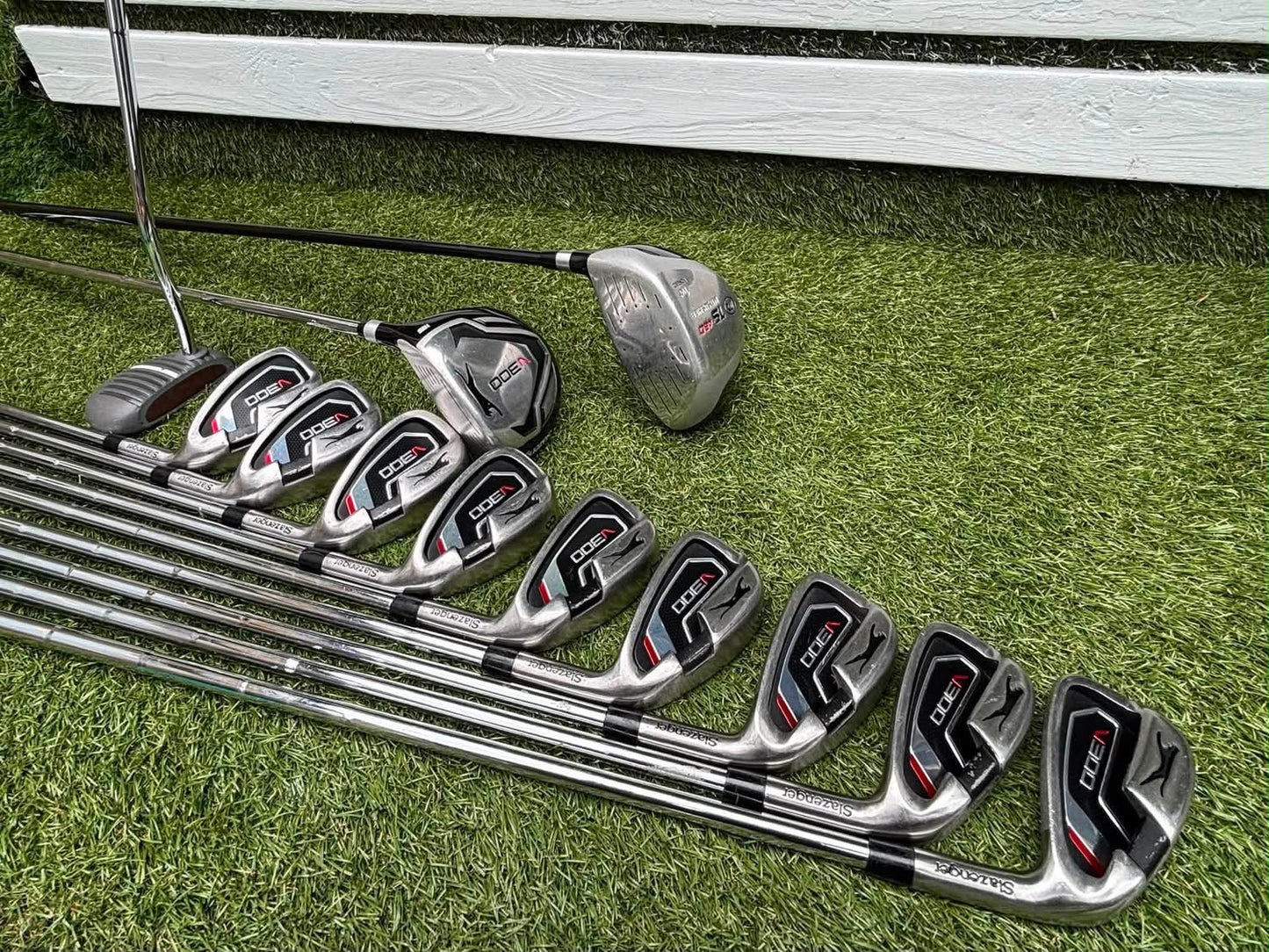Slazenger V300 3–SW Complete Golf Set – Mitsubishi Driver, V300 3 Wood, RAM Zebra Putter & Slazenger Bag