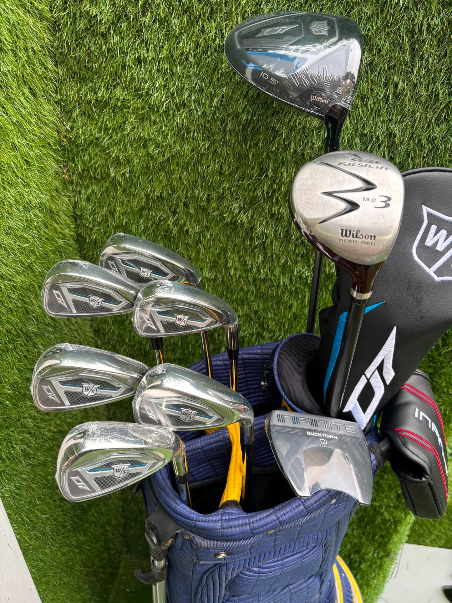 Brand New Wilson Staff D7 XS Golf Set, Brand New Driver & Irons, Brand New Infinite Bucktown Putter, Premium OUUL Stand Bag