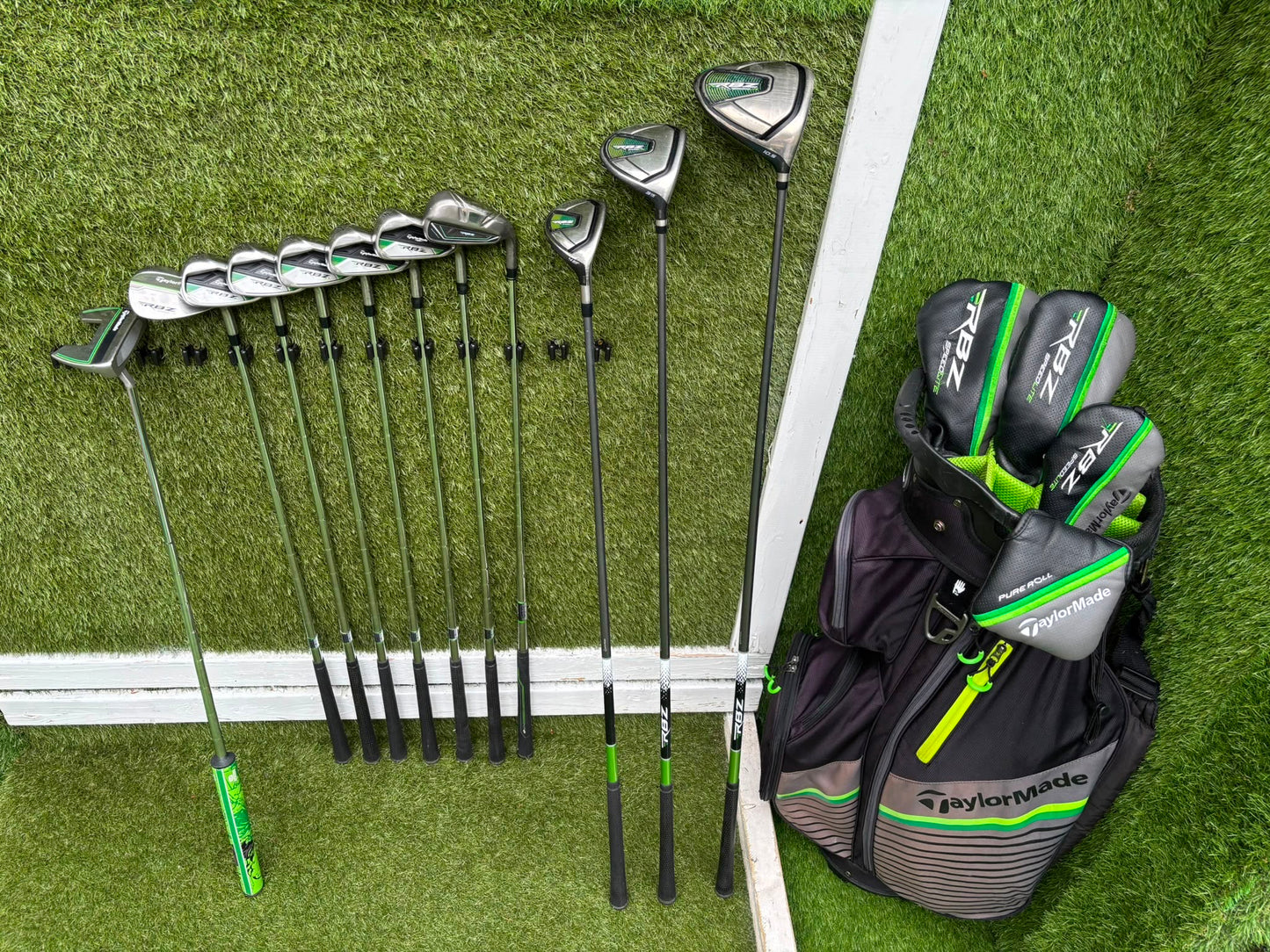 TaylorMade RBZ SpeedLite Complete Golf Set, Matching Woods, Irons & Cart Bag