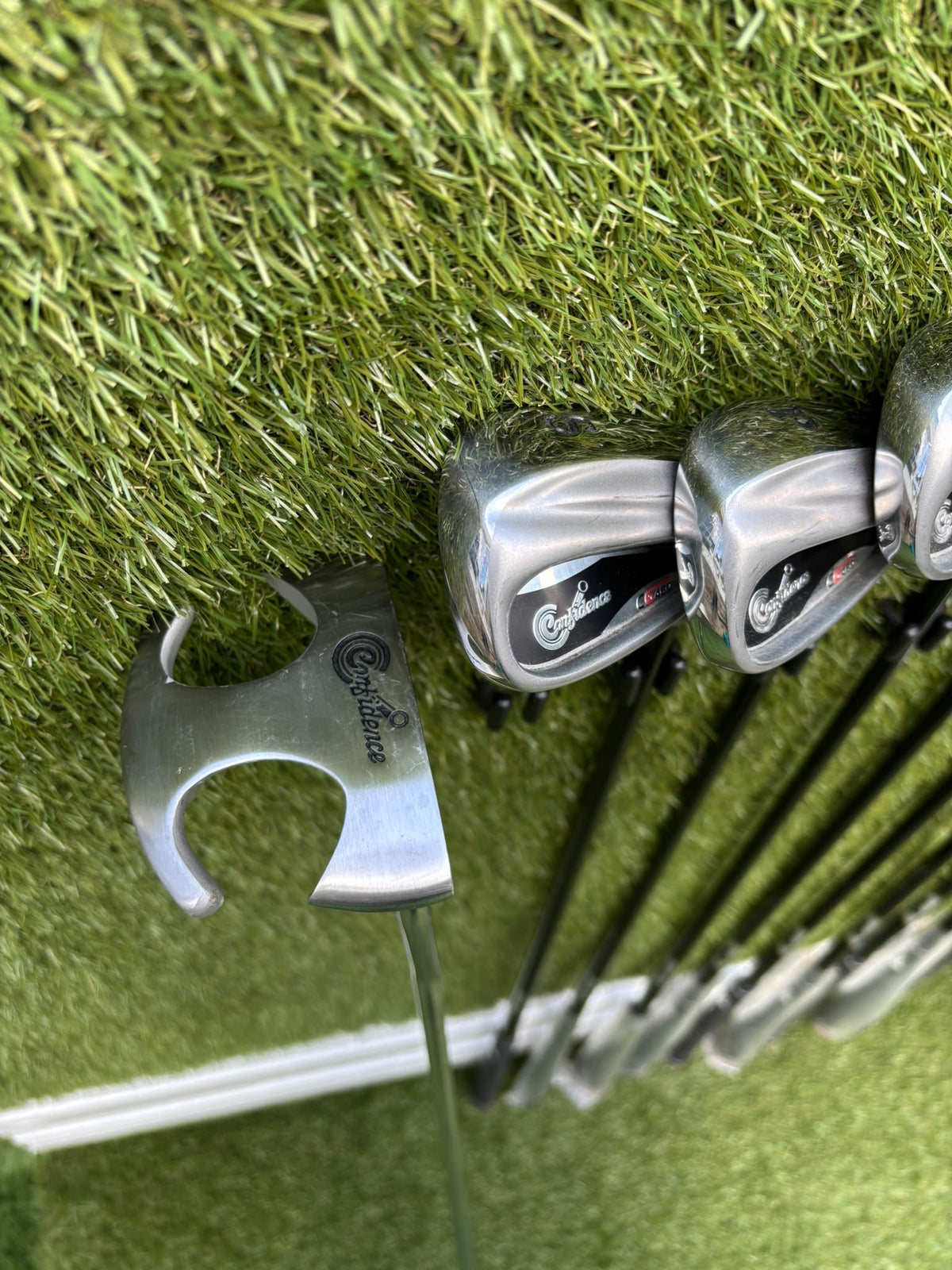Confidence CG460 3–SW Irons, 10.5° Driver, 3 & 5 Woods, Putter & Matching Bag – Unused Condition