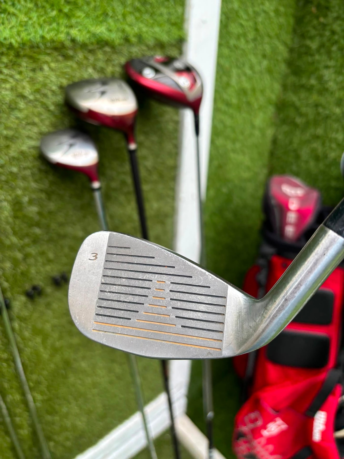 Wilson ProStaff Oversize Irons, Wilson Staff D300 Driver, Wilson Deep Red Woods & Wilson Stand Bag