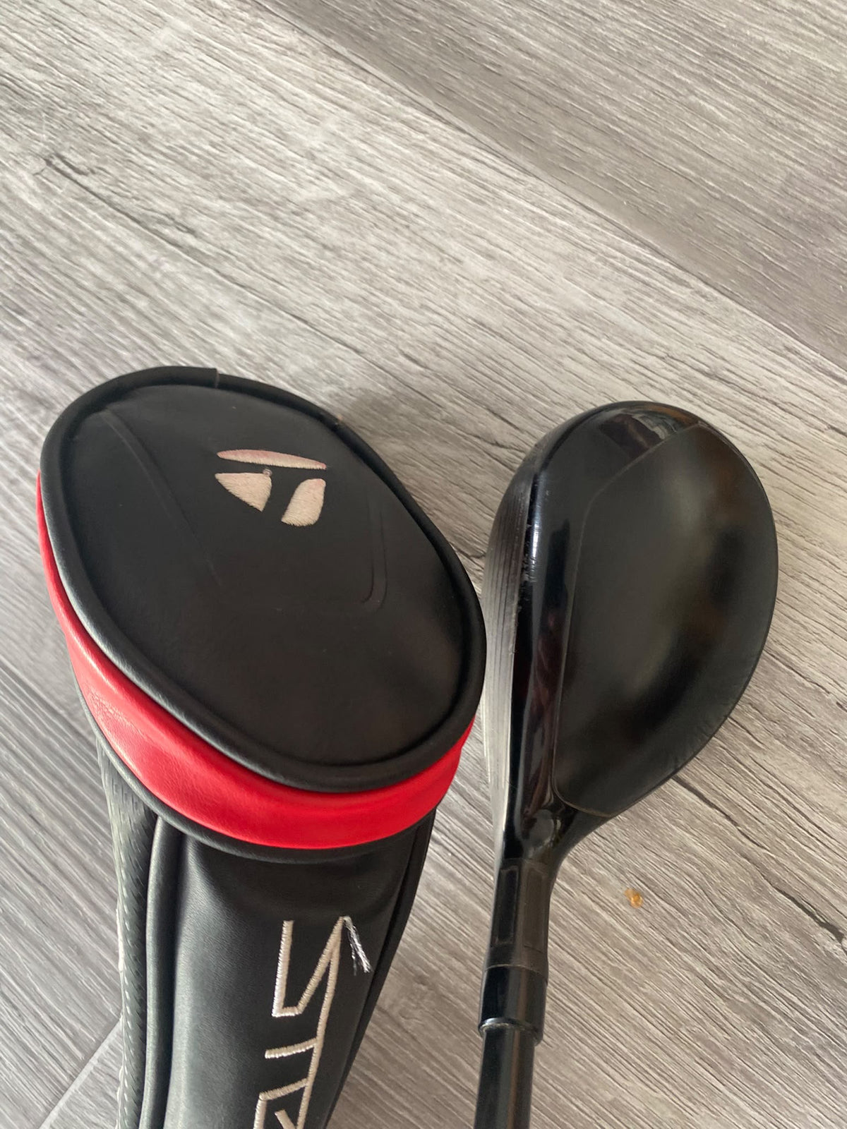 TaylorMade Stealth 19 degree 3 hybrid with matching head cover