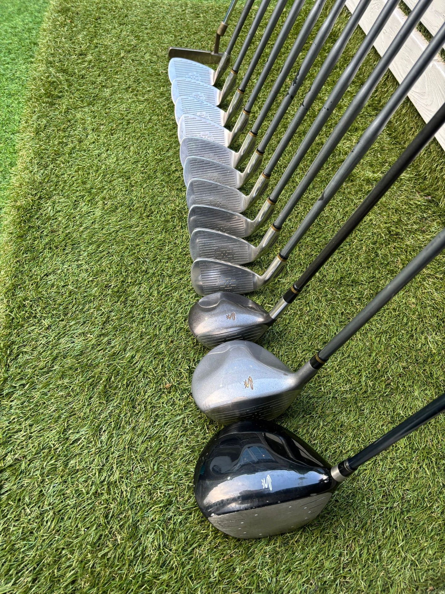 King Cobra II Oversize Irons (3–SW) + Cobra Woods + Ping Anser Putter + Nike Golf Bag Free P&P