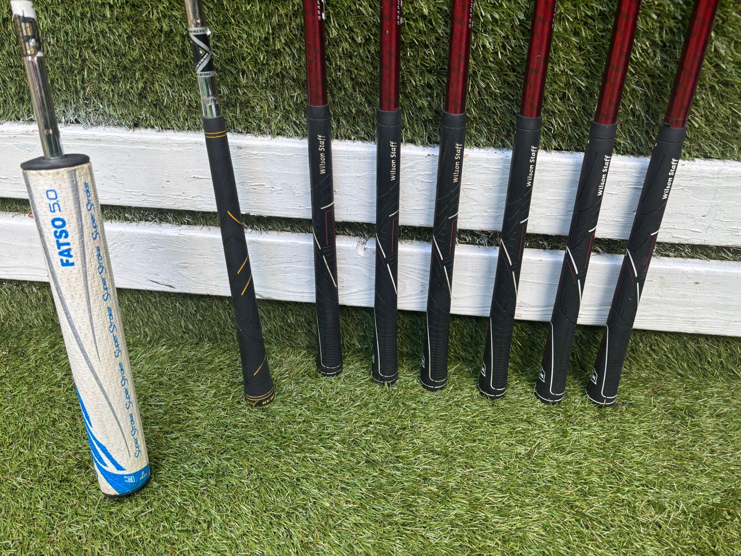 Wilson Staff Di11 Golf Set with Mizuno MX-700 Driver, Ping DSE Pengyo Putter & Cobra Stand Bag