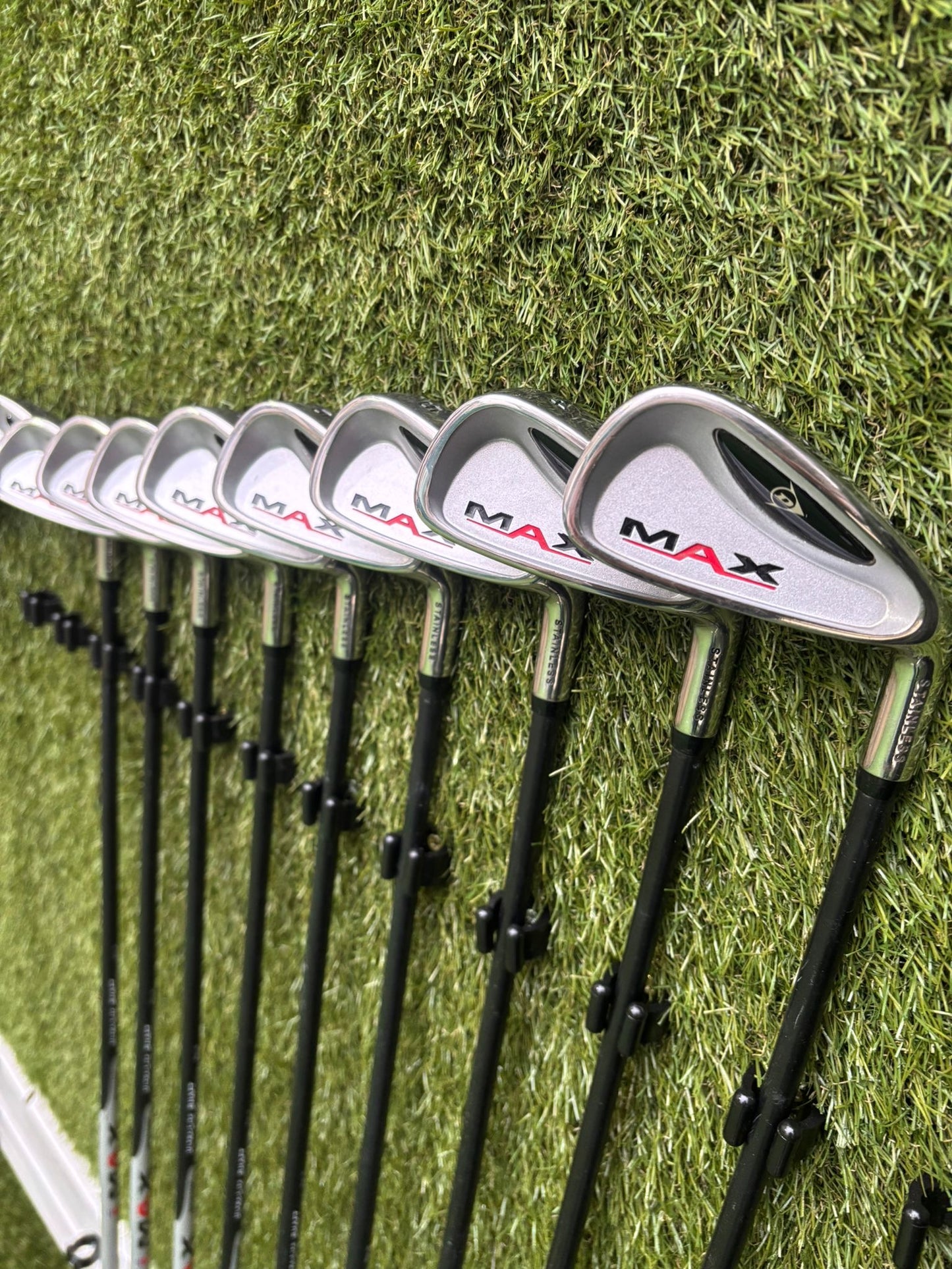 Dunlop MAX Irons + Wilson Deep Red Driver + St Andrews 3 Wood + Inesis Hybrid + Callaway Stand Bag – 13 Clubs