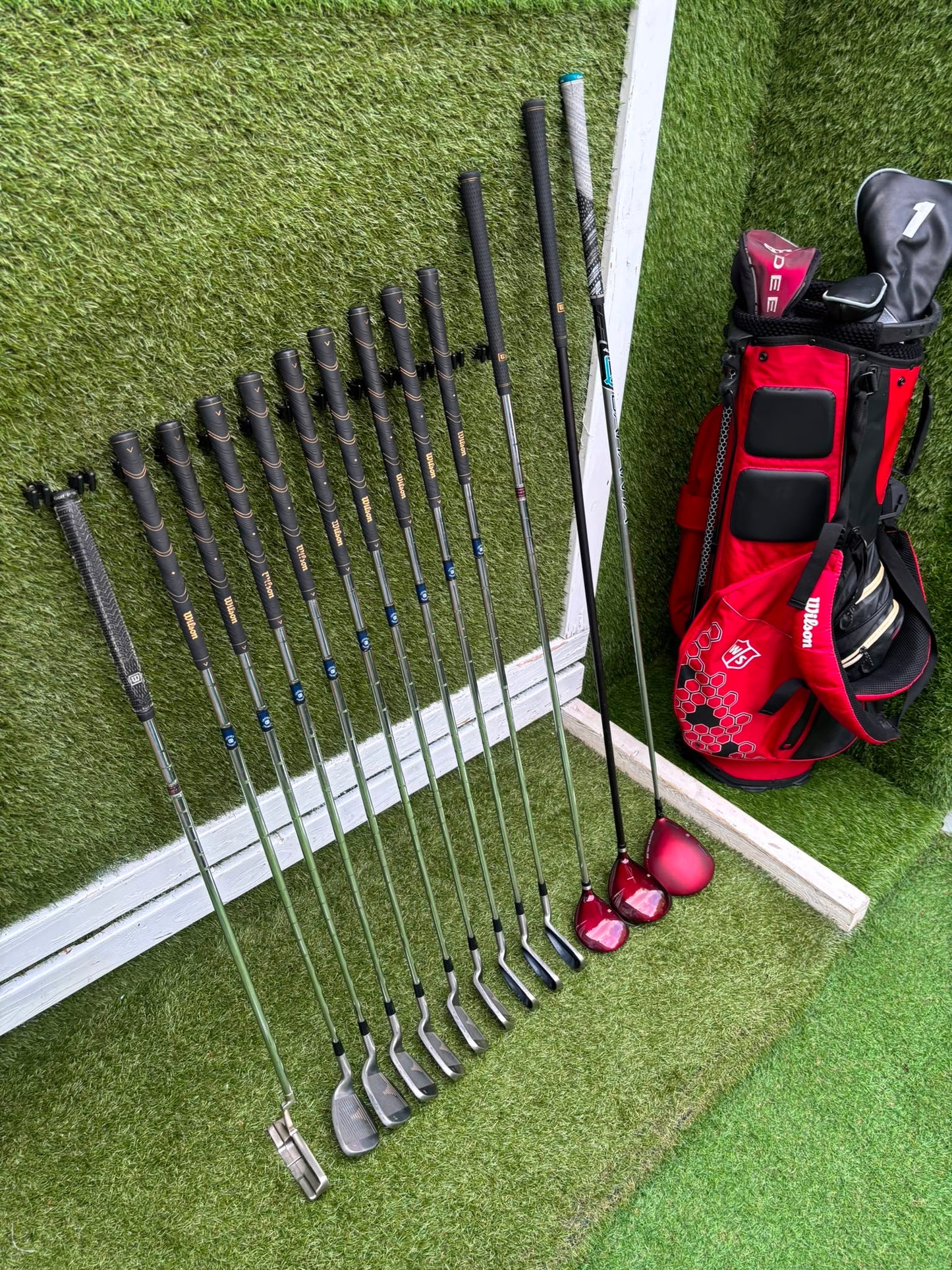 Wilson ProStaff Oversize Irons, Wilson Staff D300 Driver, Wilson Deep Red Woods & Wilson Stand Bag