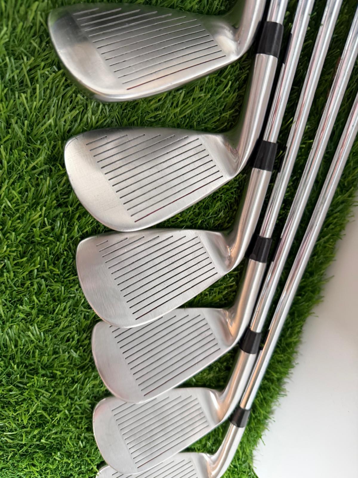 Men’s Right-Handed Dunlop Golf Set – Ideal for Beginners to Mid Handicap Golfers - everything you need
