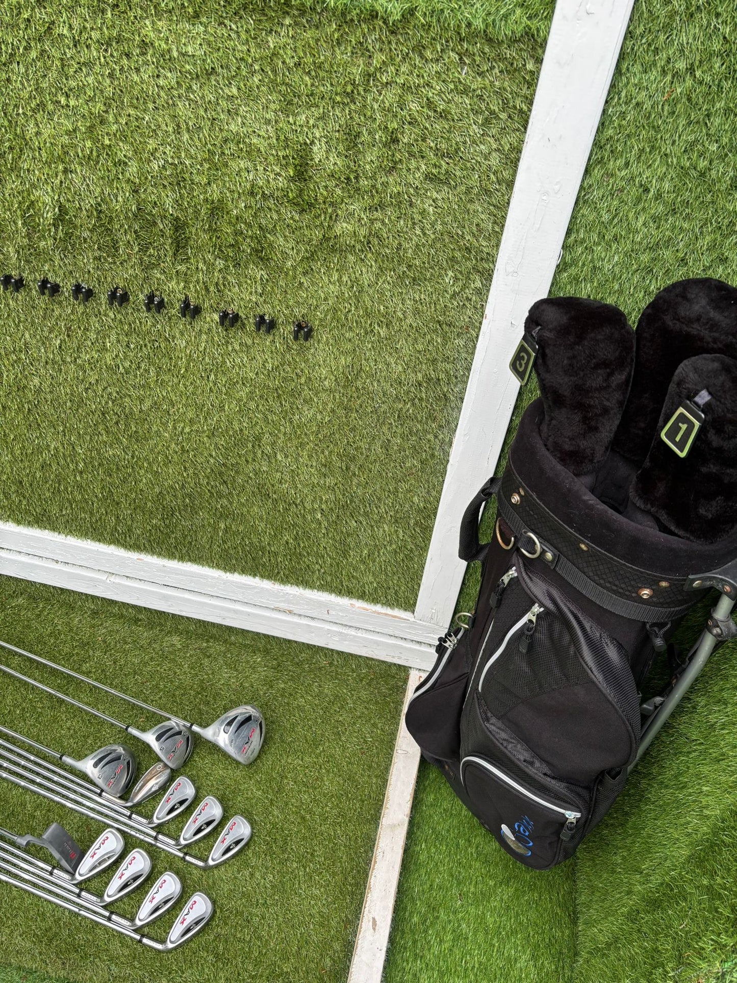Dunlop MAX Golf Set with Matching Woods, 64° Wedge & Jaxx Stand Bag