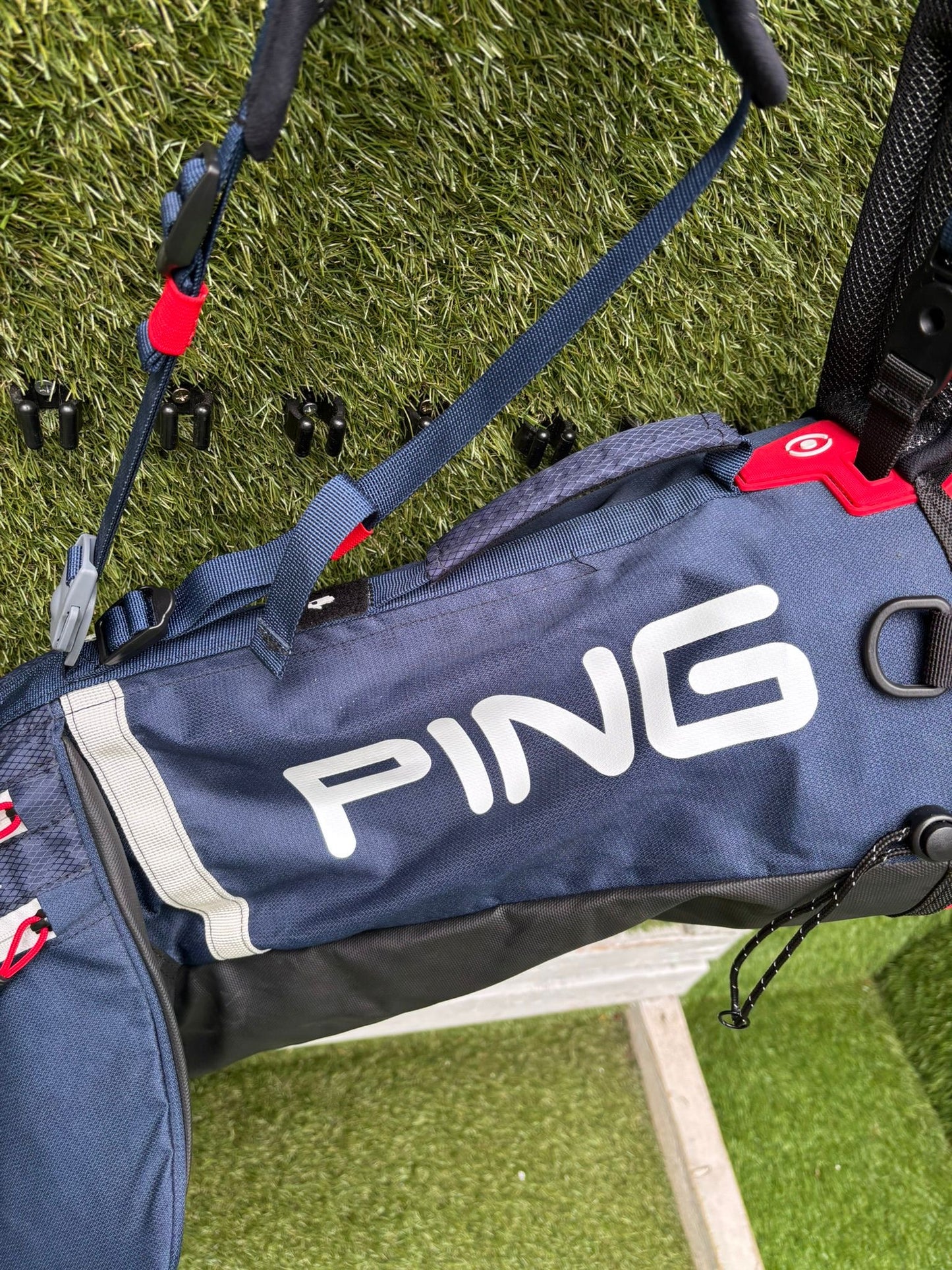 PING Moonlite Lightweight Carry / Pencil Golf Bag