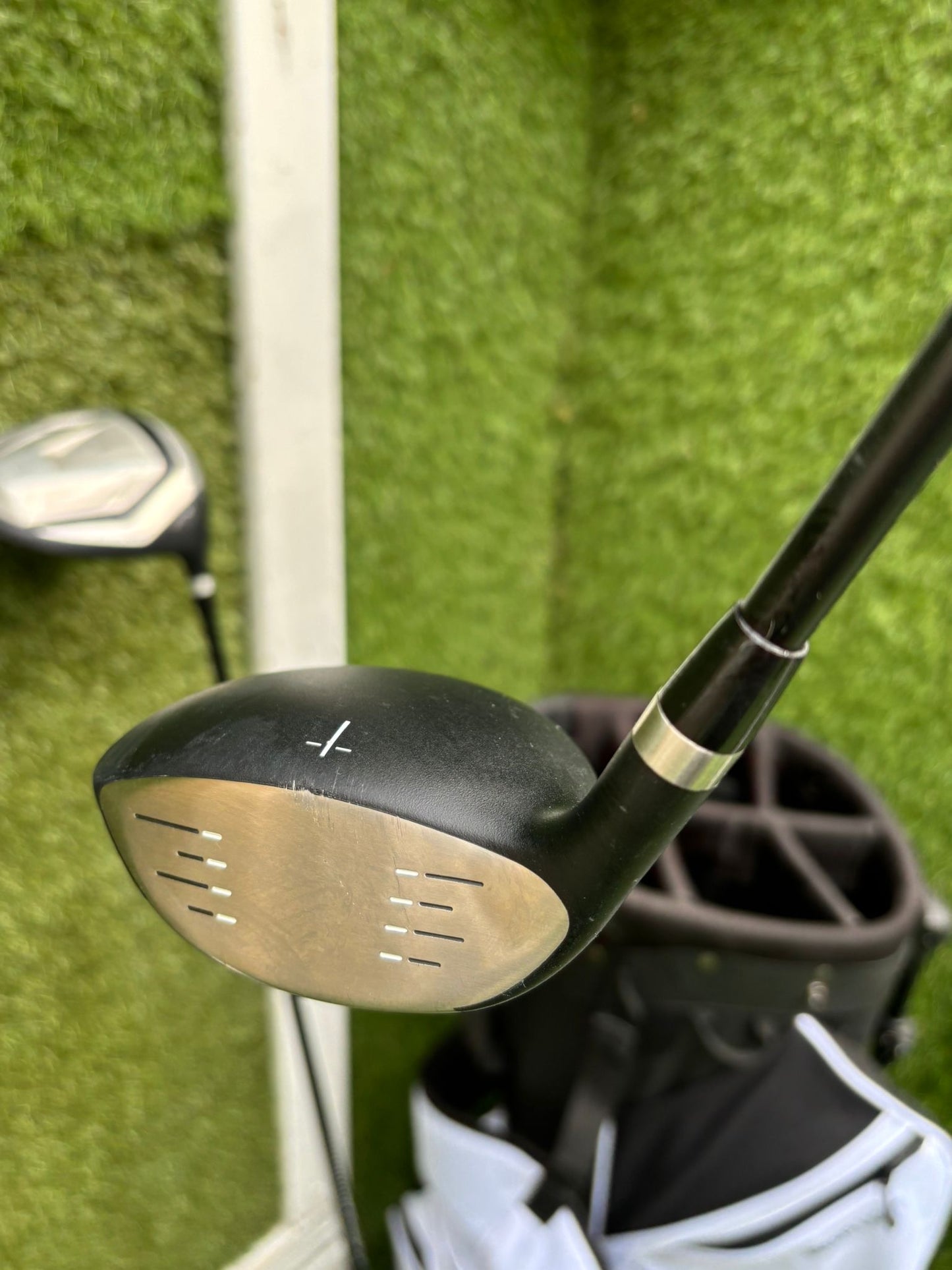 Inesis 100 Golf Set with Matching Woods, Cleveland 56° Wedge & Inesis Light Stand Bag