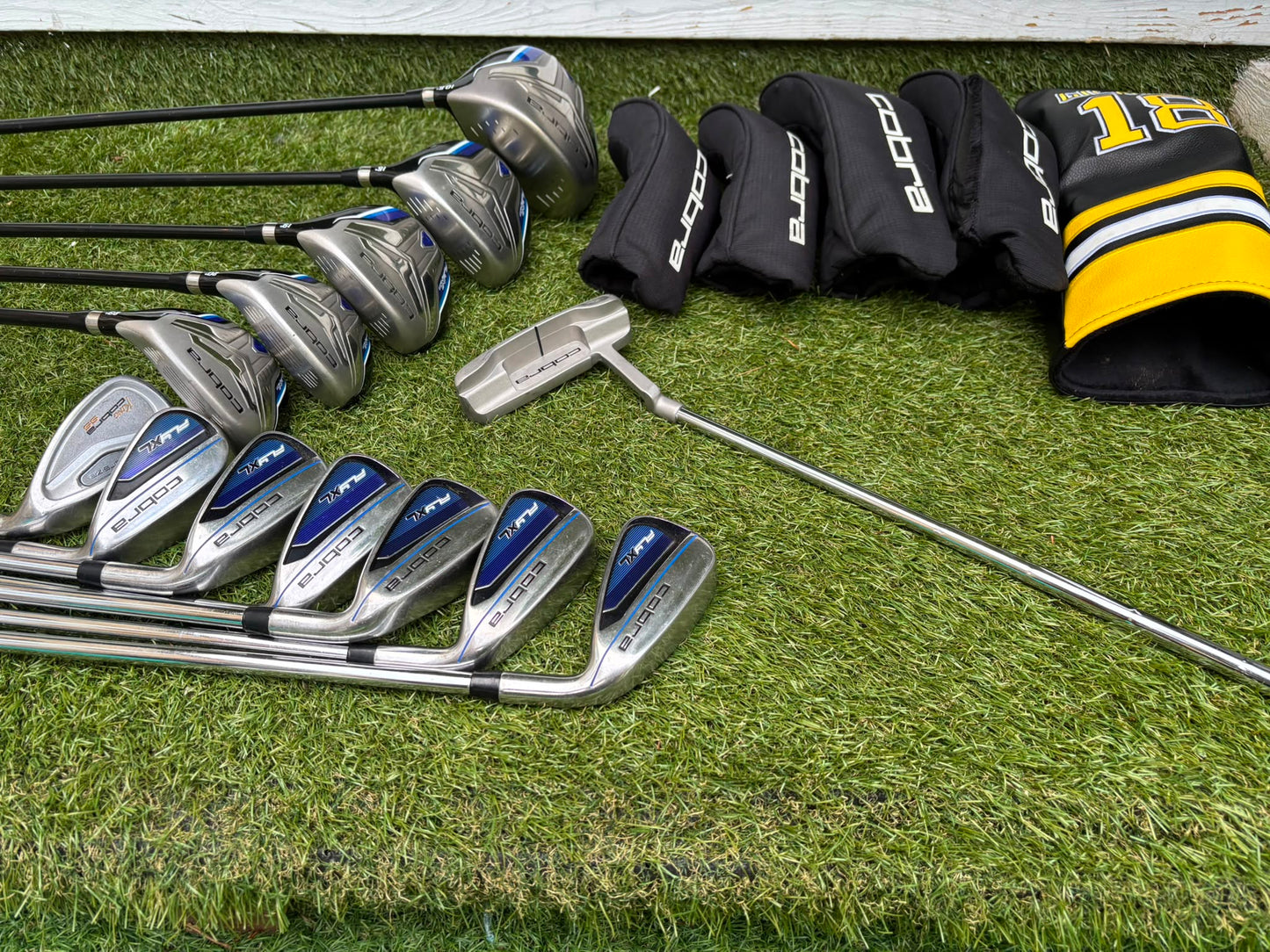 Cobra FLY-XL Complete Golf Set, Matching Woods, Hybrids, Irons & Cobra Ultralight Pro Stand Bag