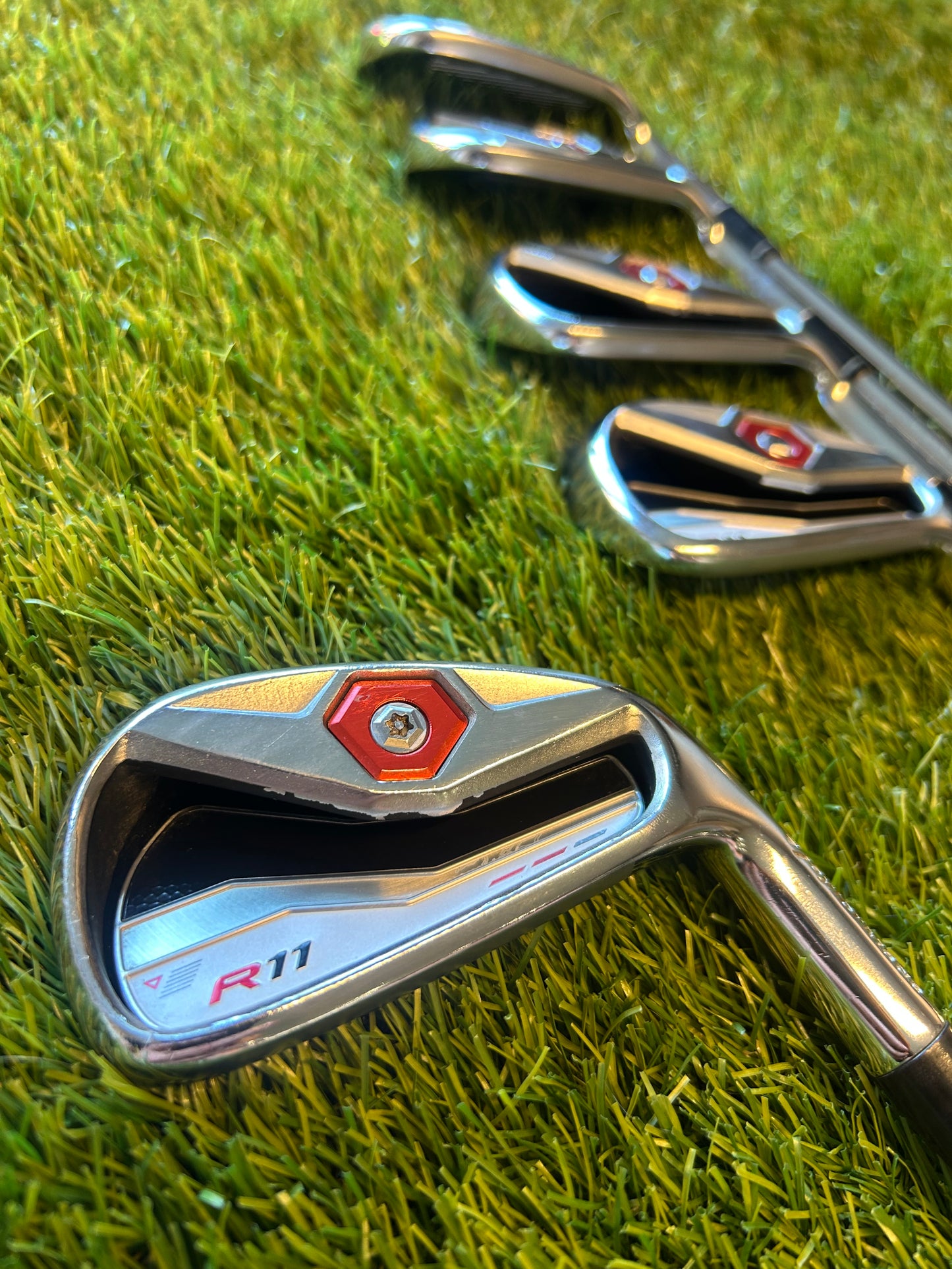 Taylormade R11 Iron Set 5-9 KBS Steel Regular Flex Shaft - Right Handed Free P&P