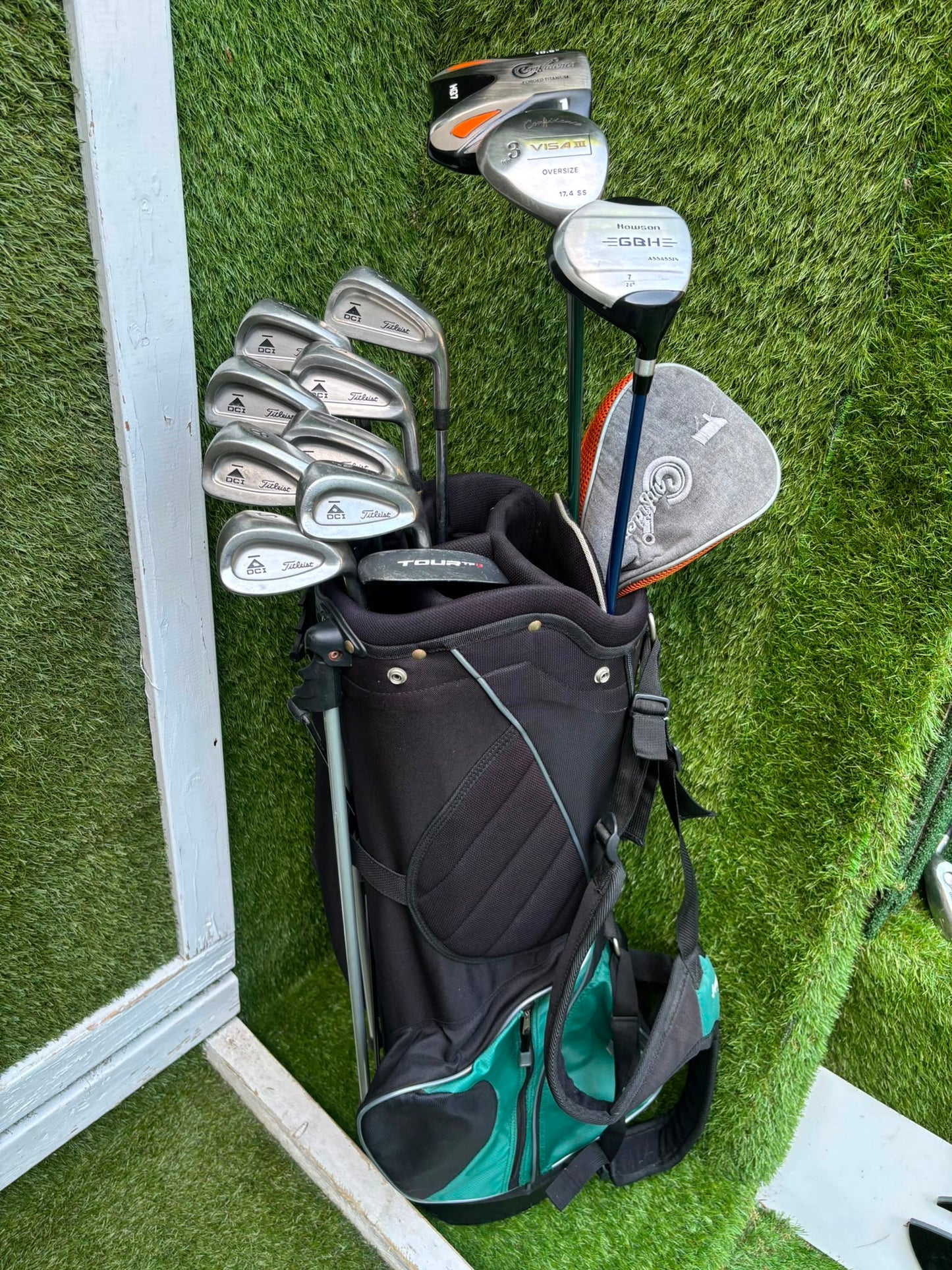 Titleist DCI Irons, Titleist DCI Sand Wedge, Confidence Woods & Inesis Stand Bag