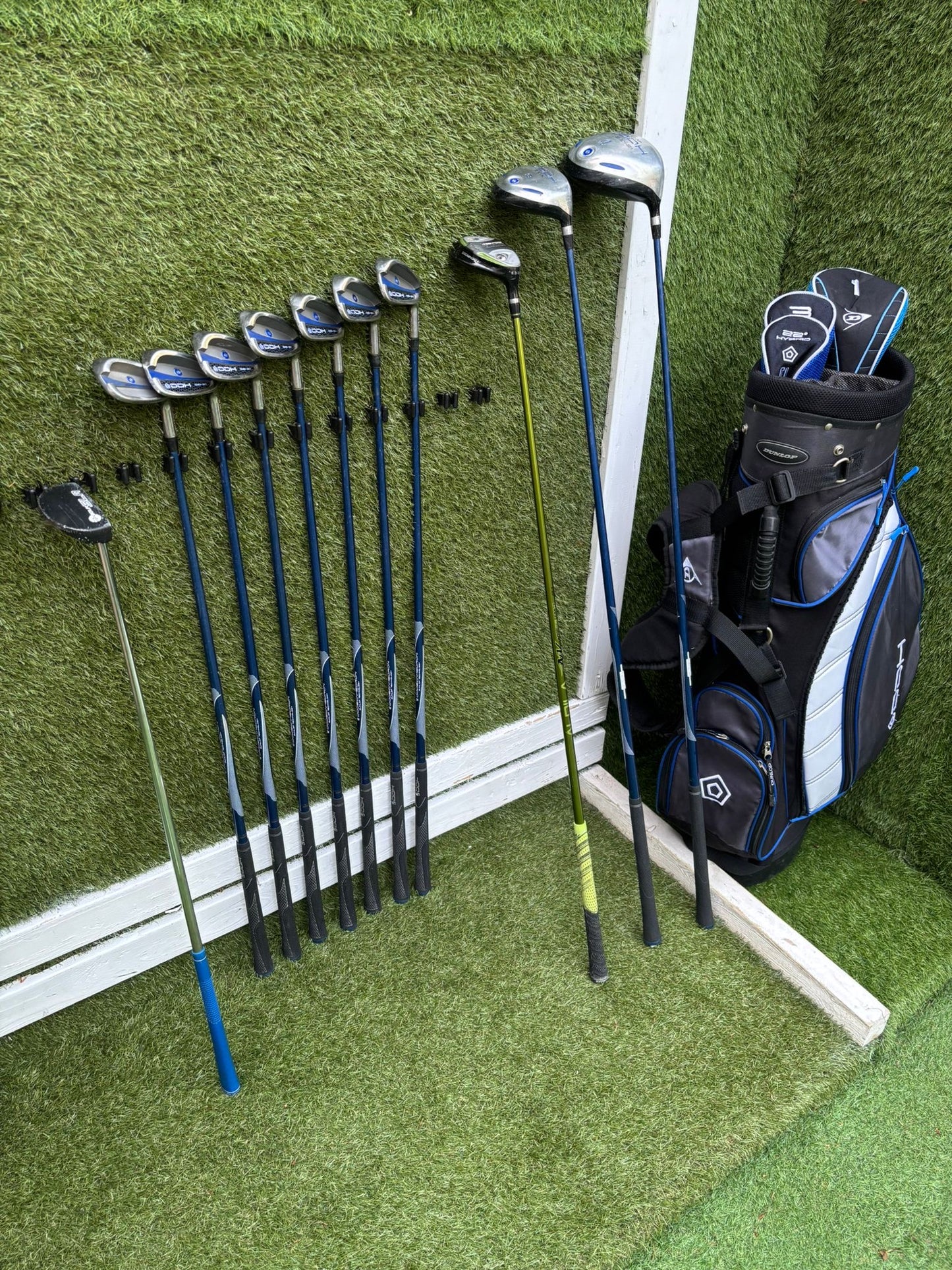 Dunlop DDH SB-21 Golf Set with Benross Hybrid & Stand Bag - Free DPD Delivery