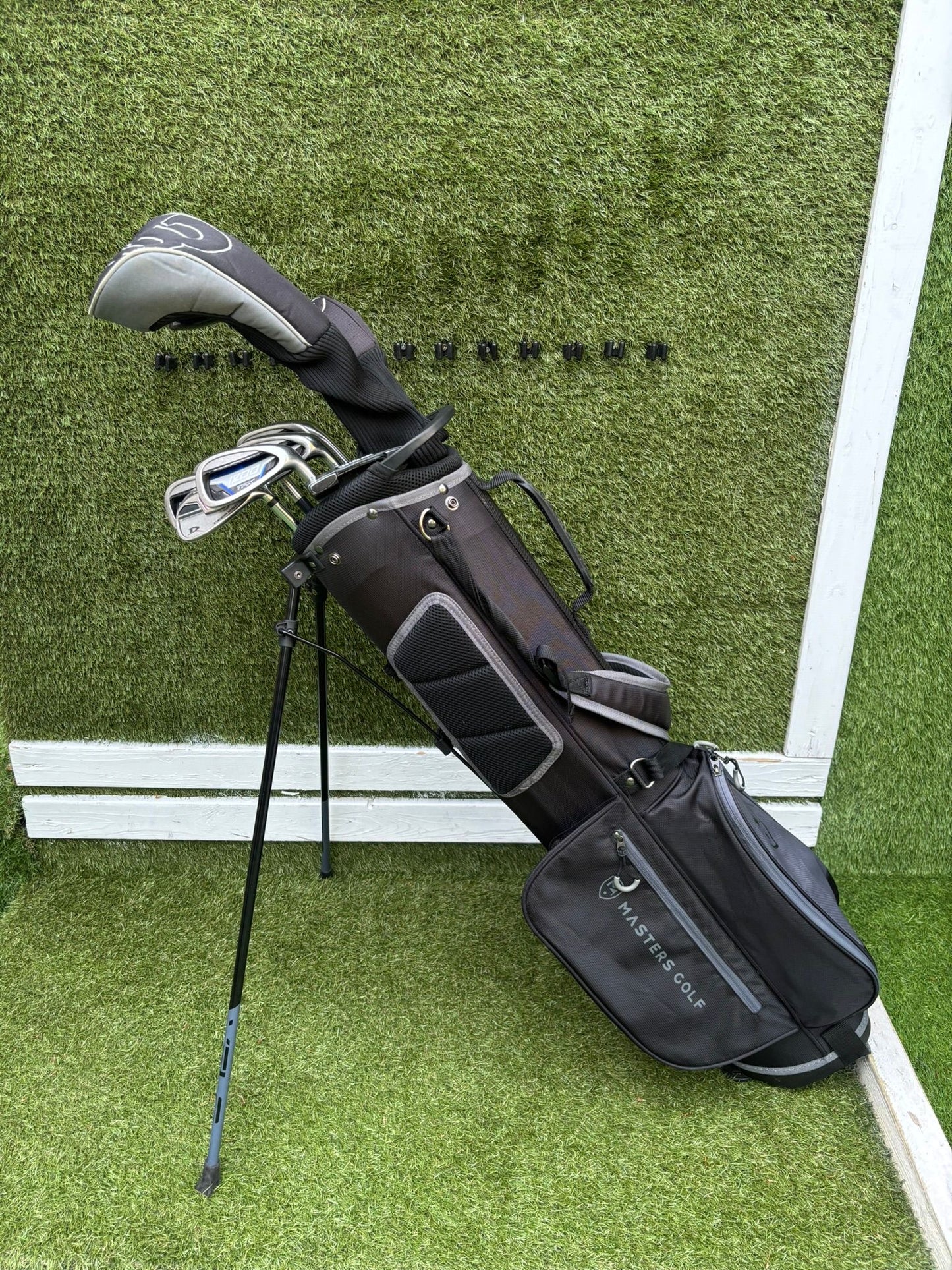 Wilson 1200 TPX Golf Set with Hybrid, Deep Red Wedge & Brand New Stand Bag - Free Delivery