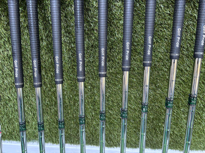 Grand Hawk Professional V16 Complete Golf Set - Free P&P