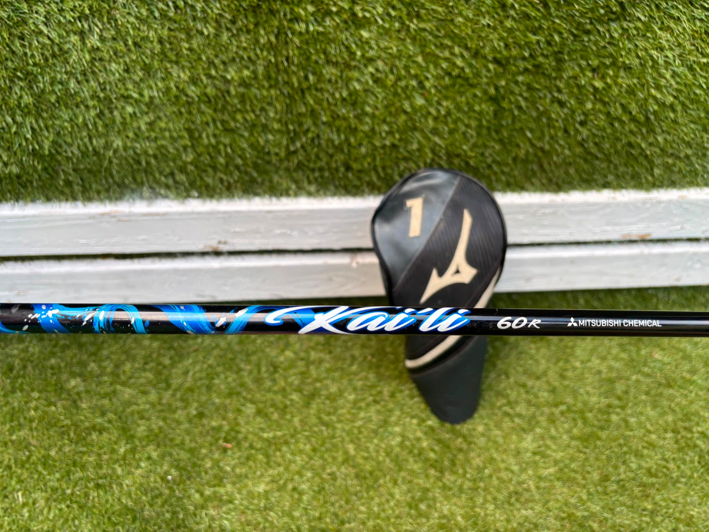 Mizuno ST-Z 220 Adjustable Driver 9.5° Mitsubishi Kai’li 60R Shaft Headcover Included