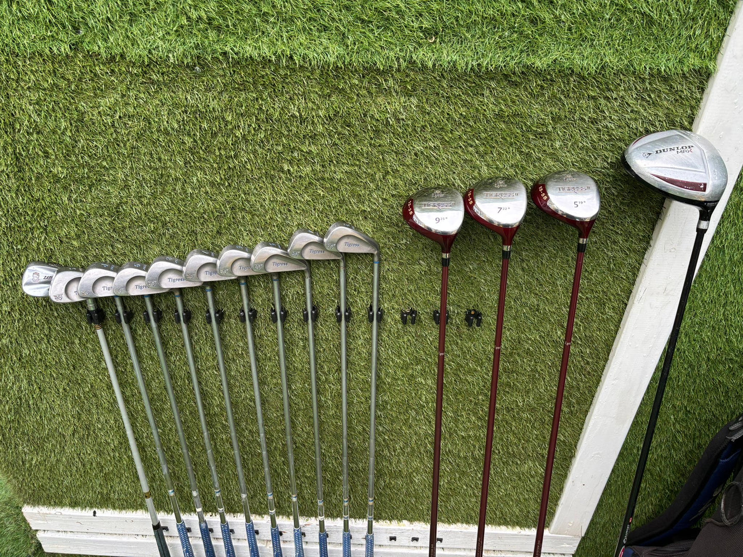 Lynx Tigress Ladies 14-Club Graphite Set + PING Cart Bag
Free P&P