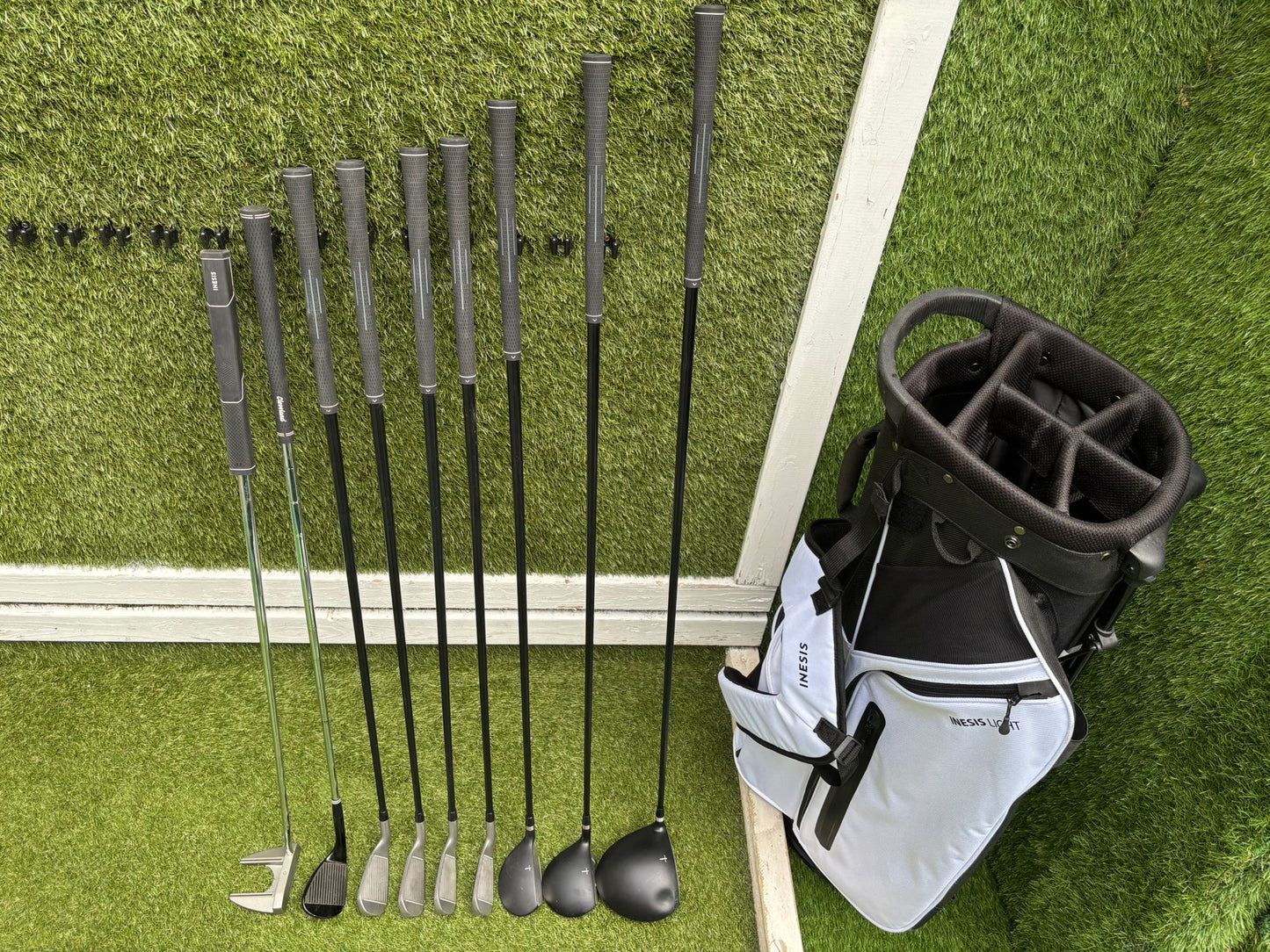 Inesis 100 Golf Set with Matching Woods, Cleveland 56° Wedge & Inesis Light Stand Bag