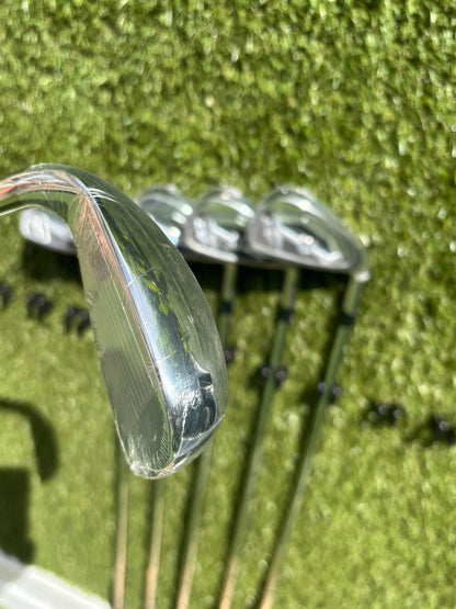 Wilson Staff D7 XS Irons 5-PW – Brand New, Factory Wrapped & Boxed