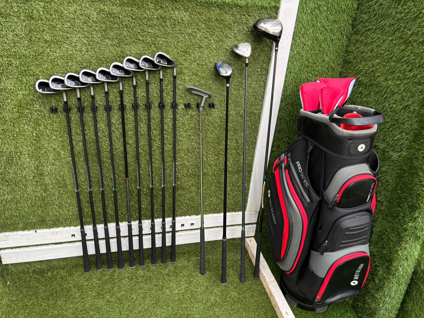 John Letters Trilogy T5 Graphite Iron Set + Woods & Motocaddy Bag