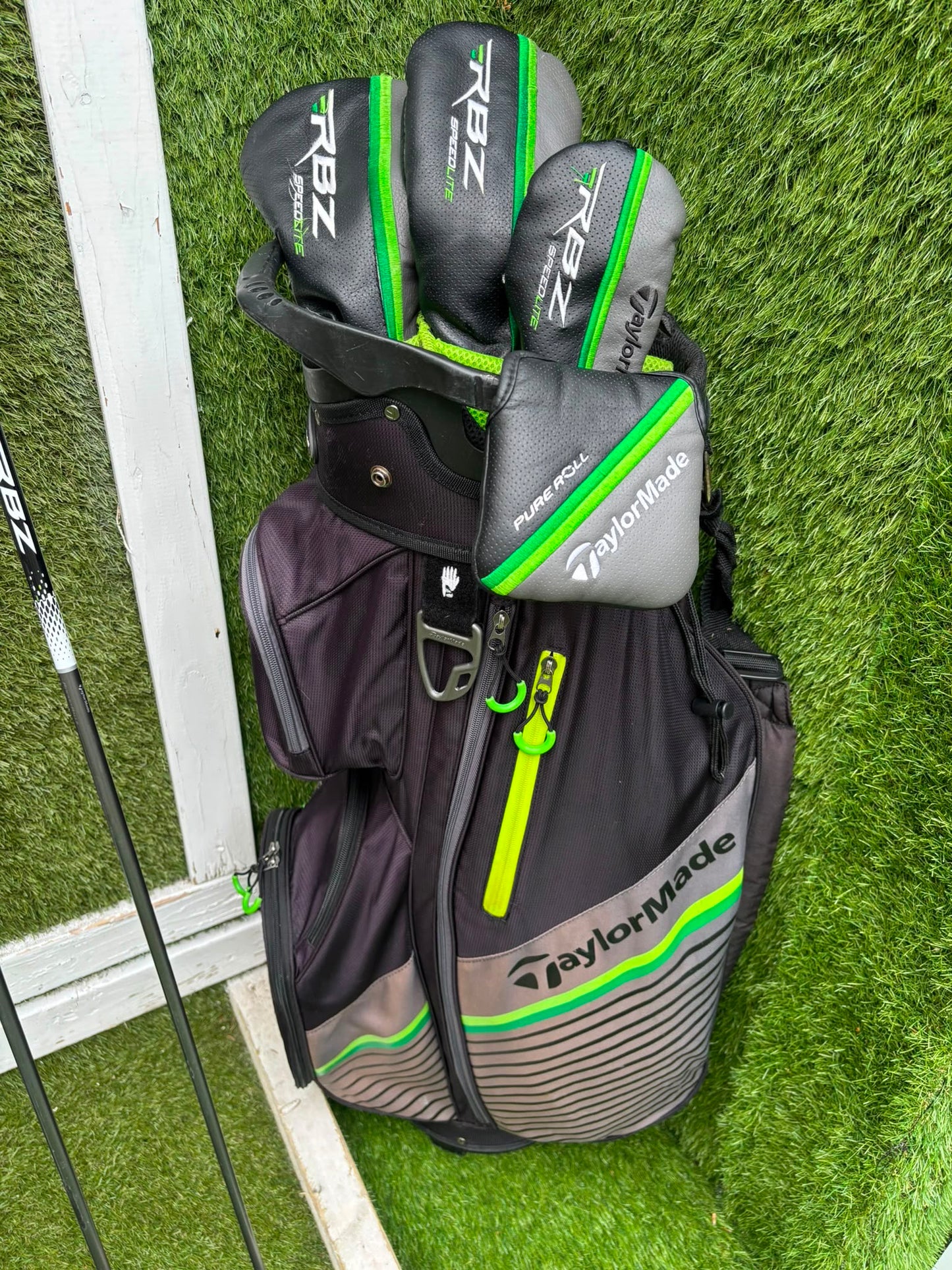TaylorMade RBZ SpeedLite Complete Golf Set, Matching Woods, Irons & Cart Bag
