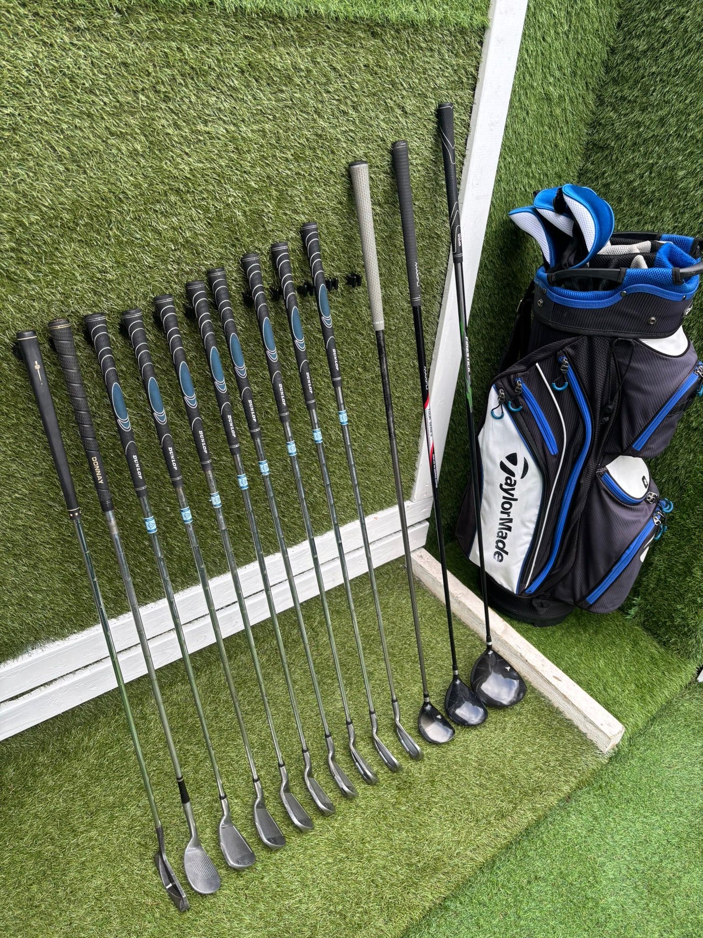 Dunlop Max Irons (3, 5–SW) + Cobra SS Hyper Steel 7 Wood + Driver + TaylorMade Cart Bag Free P&P