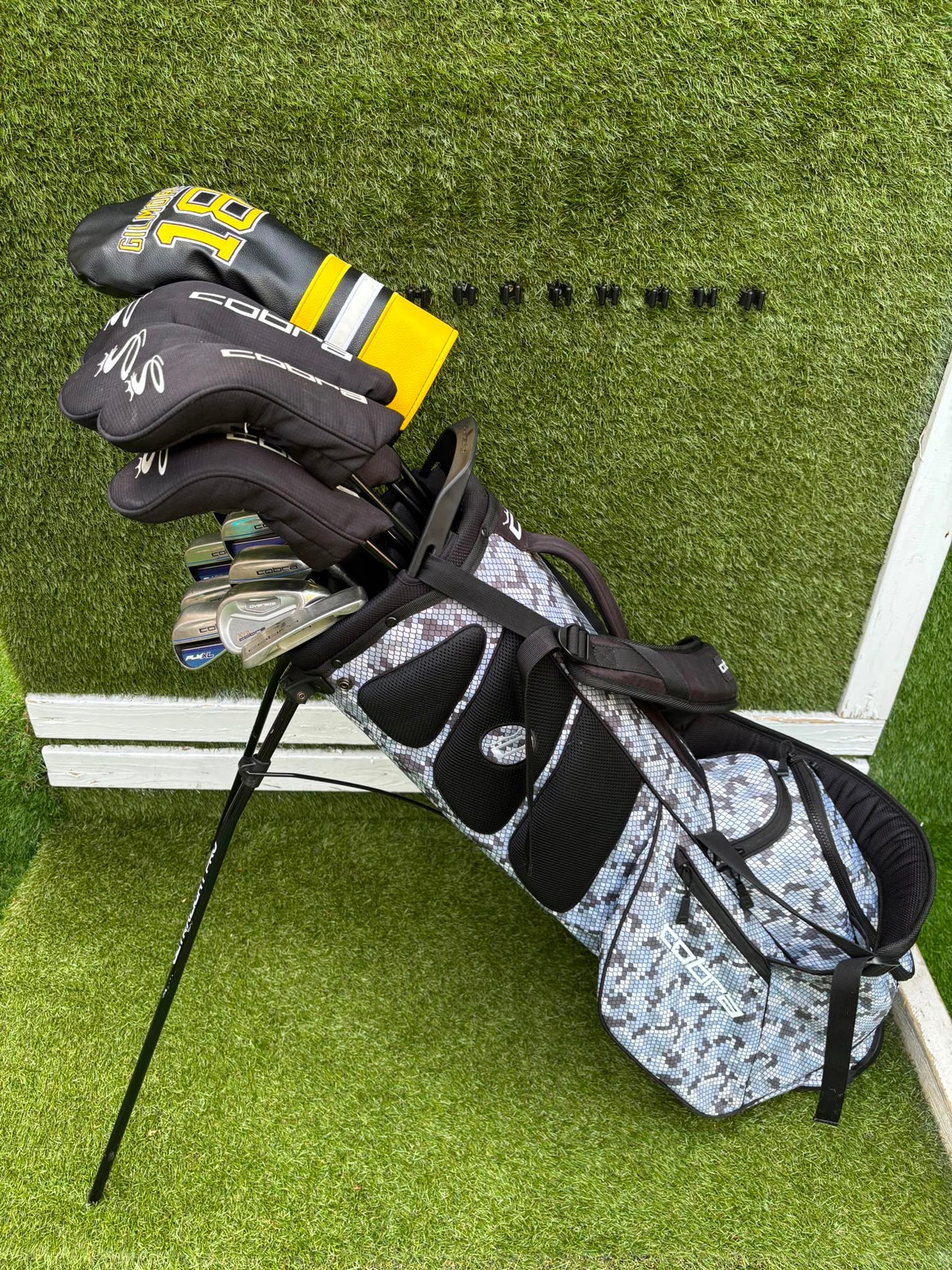 Cobra FLY-XL Complete Golf Set, Matching Woods, Hybrids, Irons & Cobra Ultralight Pro Stand Bag
