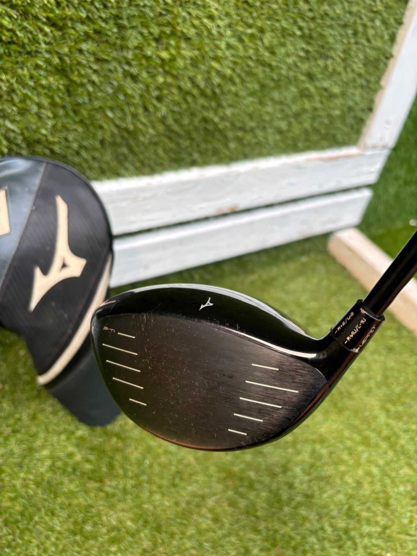 Mizuno ST-Z 220 Adjustable Driver 9.5° Mitsubishi Kai’li 60R Shaft Headcover Included