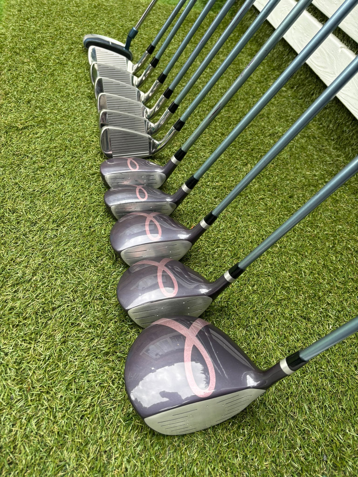 Wilson Hope LX Ladies Complete Golf Set – Matching Woods, Hybrids, 6–SW Irons, Putter & Wilson Bag