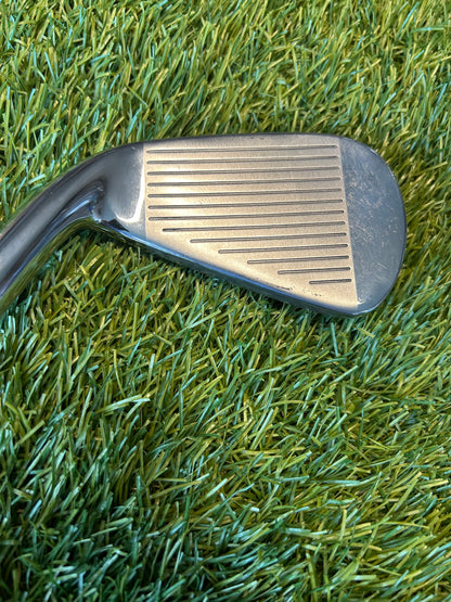 Taylormade R11 Iron set 4-PW Steel Stiff Shaft Golf Pride Standard Grip - RH