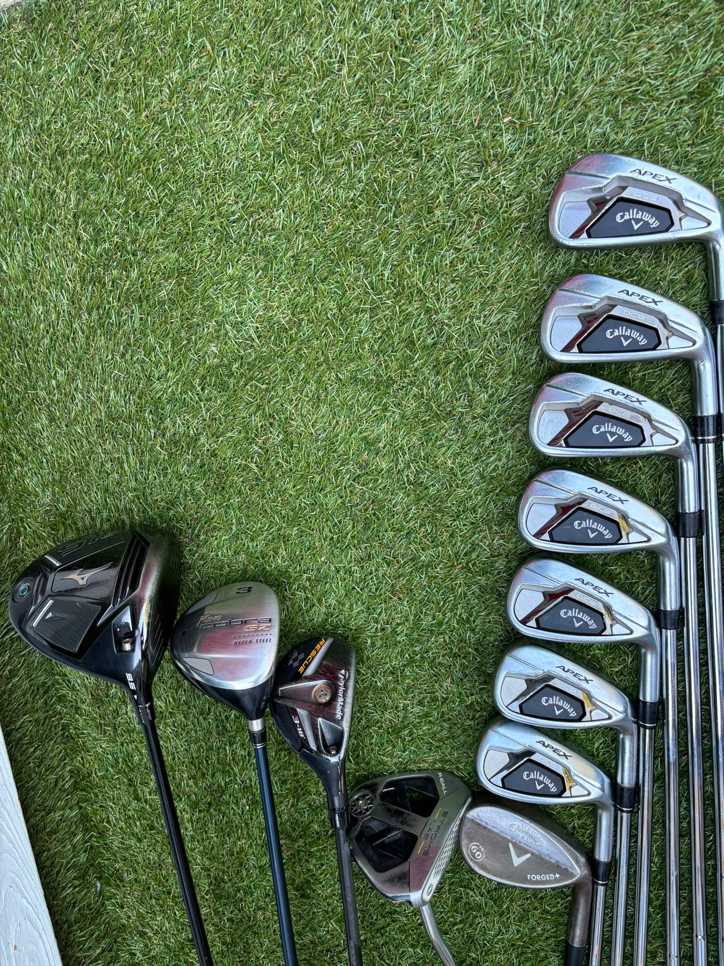 Callaway Apex DCB Irons, Mizuno Driver, Odyssey Lab Putter & TaylorMade Team Tour Cart Bag