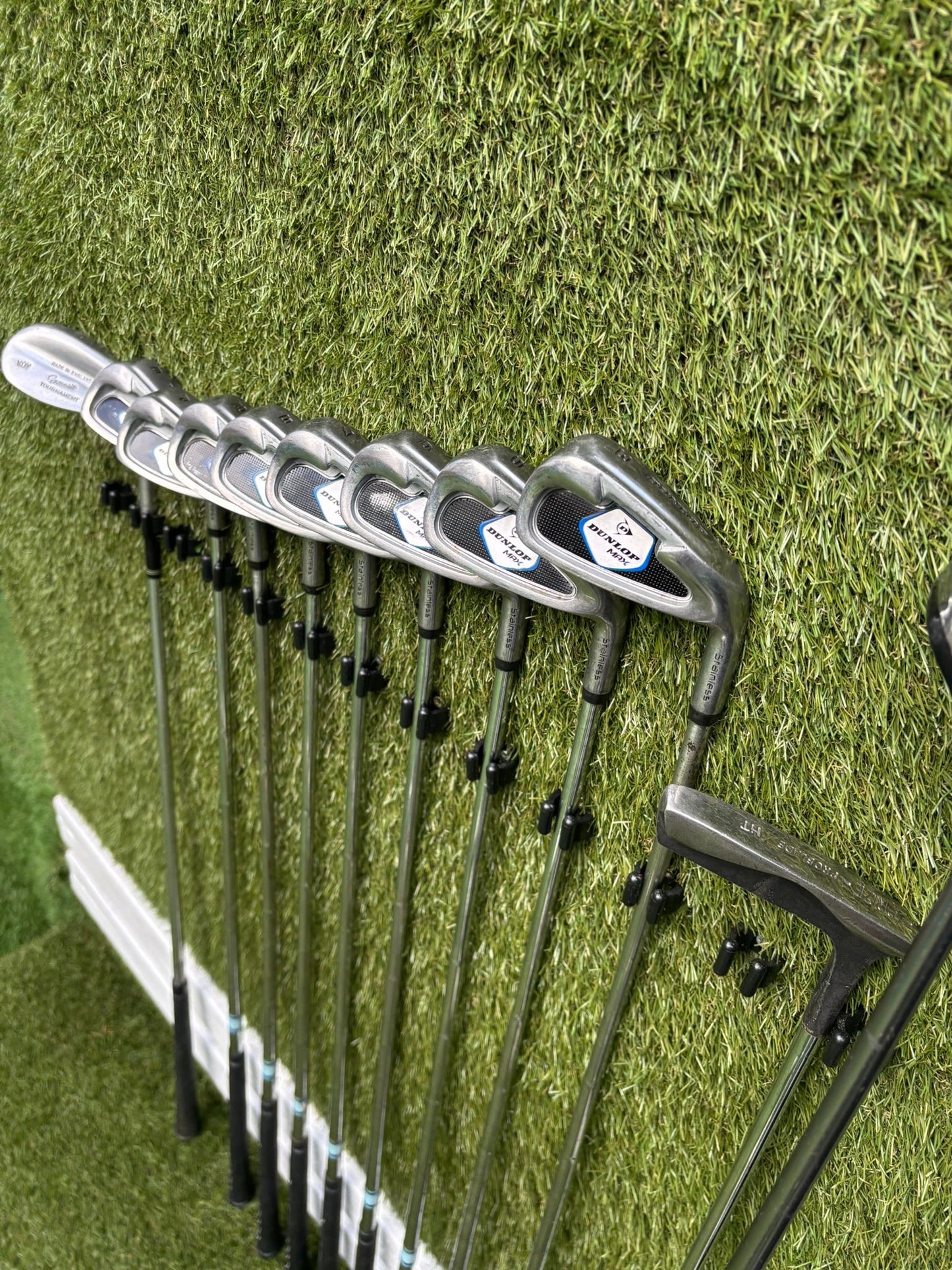 Dunlop Max Irons (3, 5–SW) + Cobra SS Hyper Steel 7 Wood + Driver + TaylorMade Cart Bag Free P&P