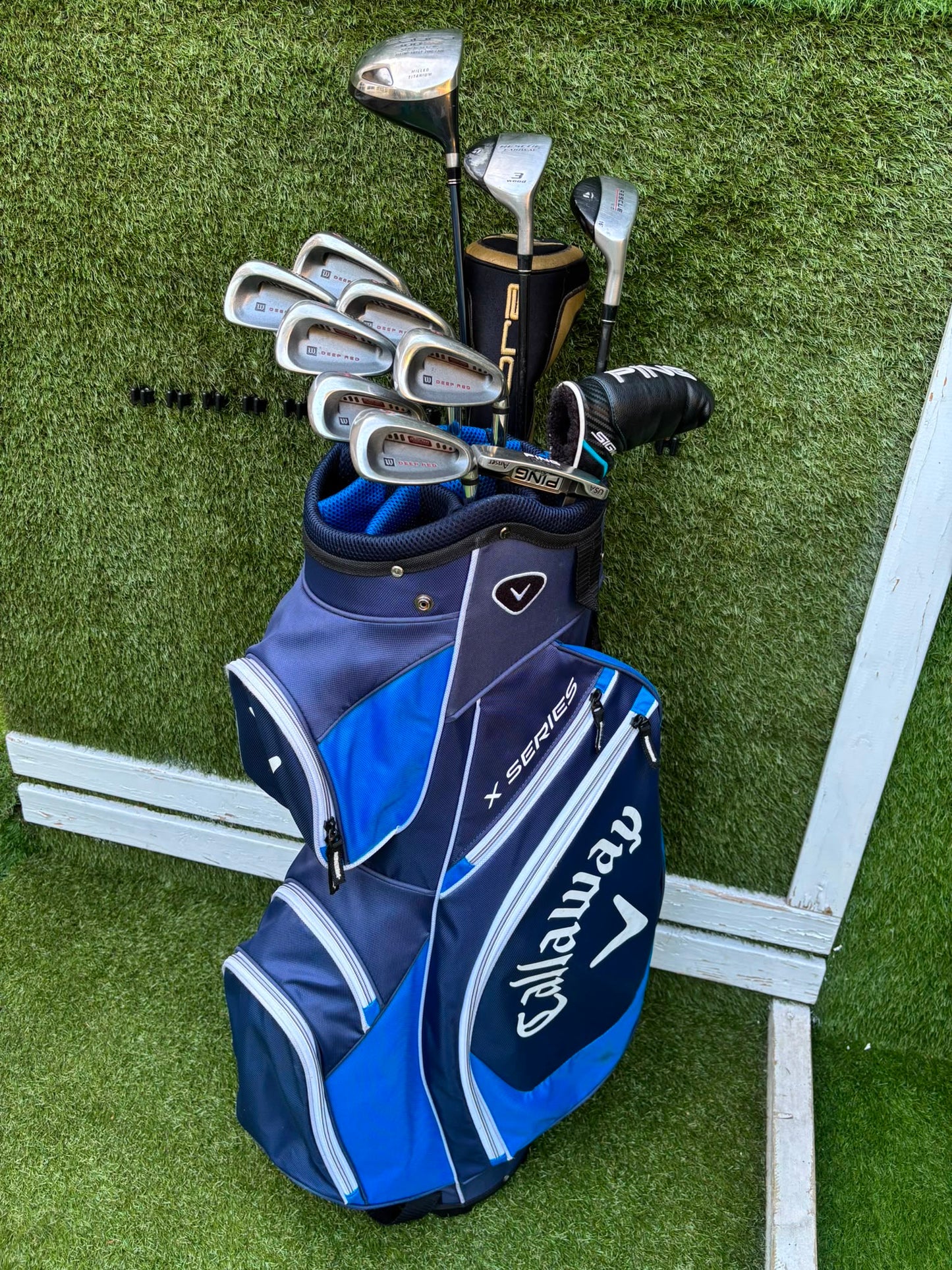 Wilson Deep Red Irons, Cobra Driver, TaylorMade Wood, TaylorMade Hybrid, Ping Putter Callaway Cart Bag